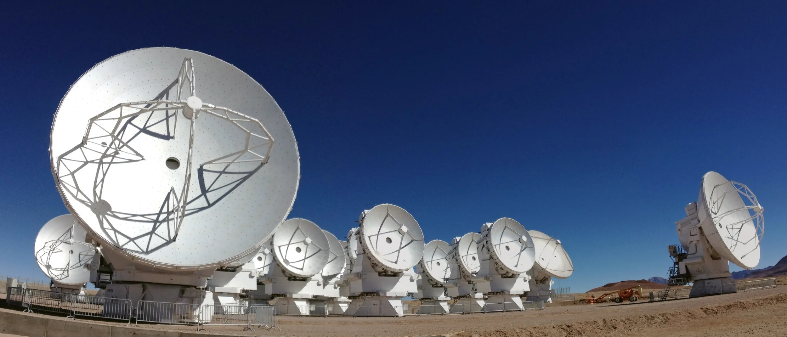 The_Atacama_Compact_Array.jpg