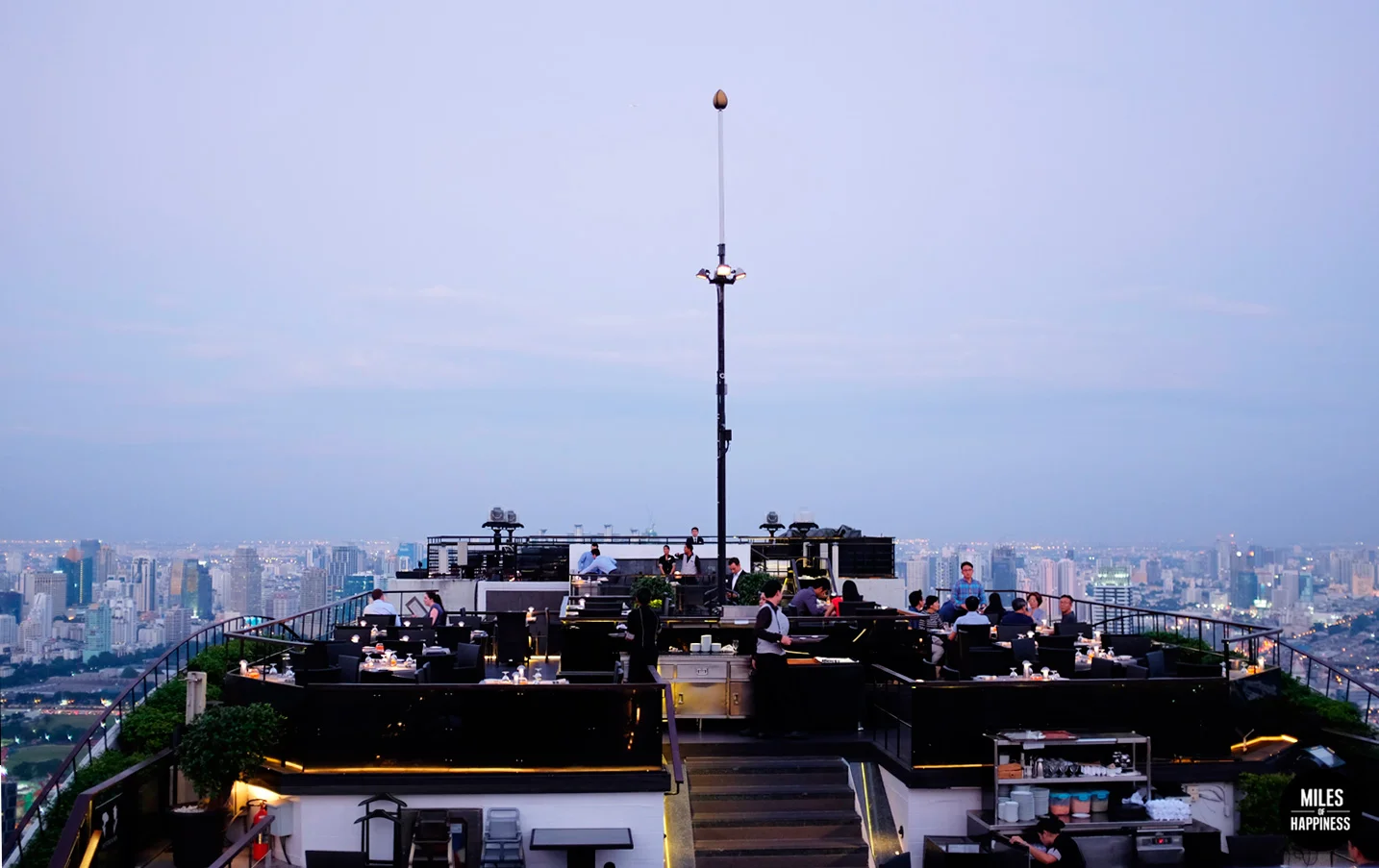 BanyanTreeHotel_MoonBar_4.jpg