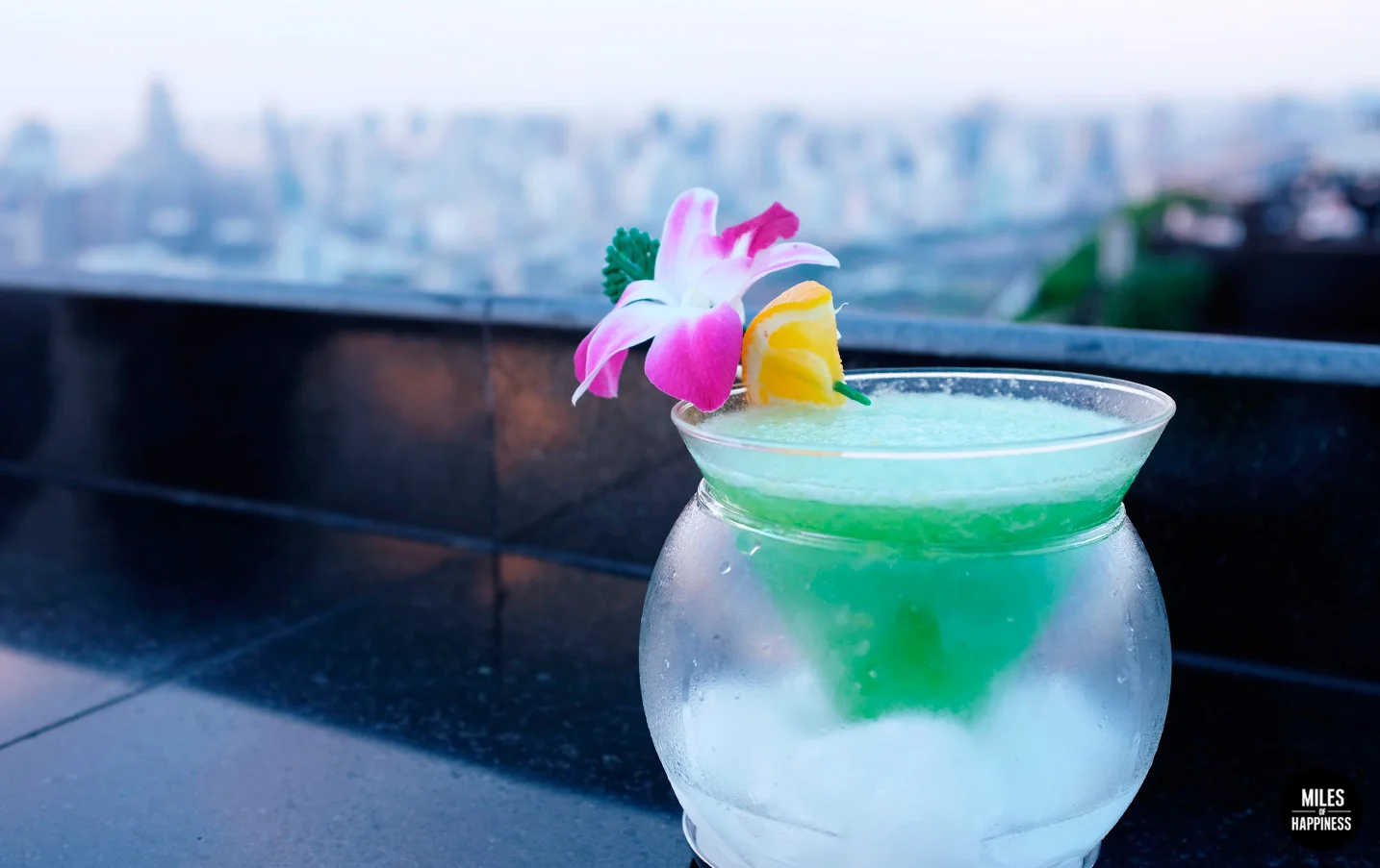 BanyanTreeHotel_MoonBar_Drink.jpg