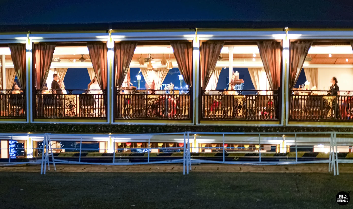 An evening on Saigon River - With Bonsai Cruise