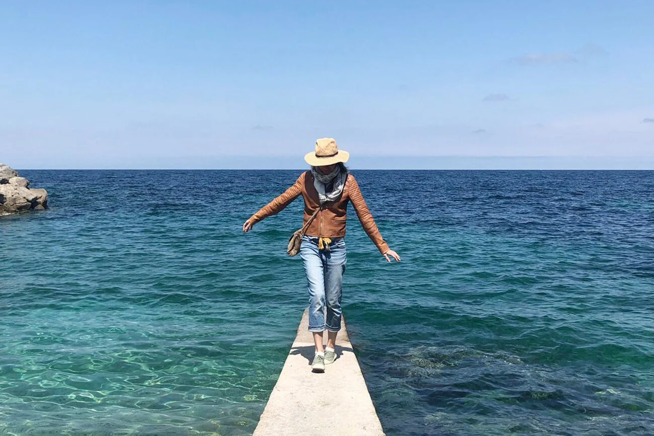   Comment continuer le voyage quand on ne peut plus voyager ?   S.O.S. interdit de voyager   lire l’article  