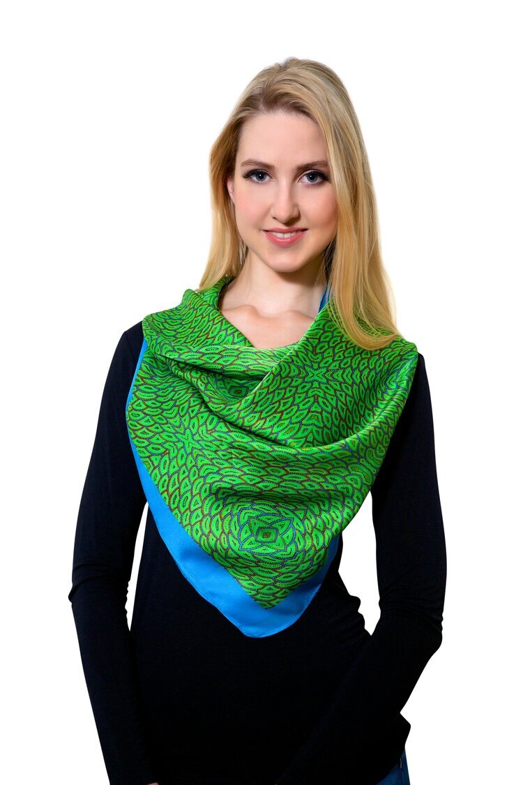 Divya Amin I am patient scarf comp 5 SCAQGR4.jpg