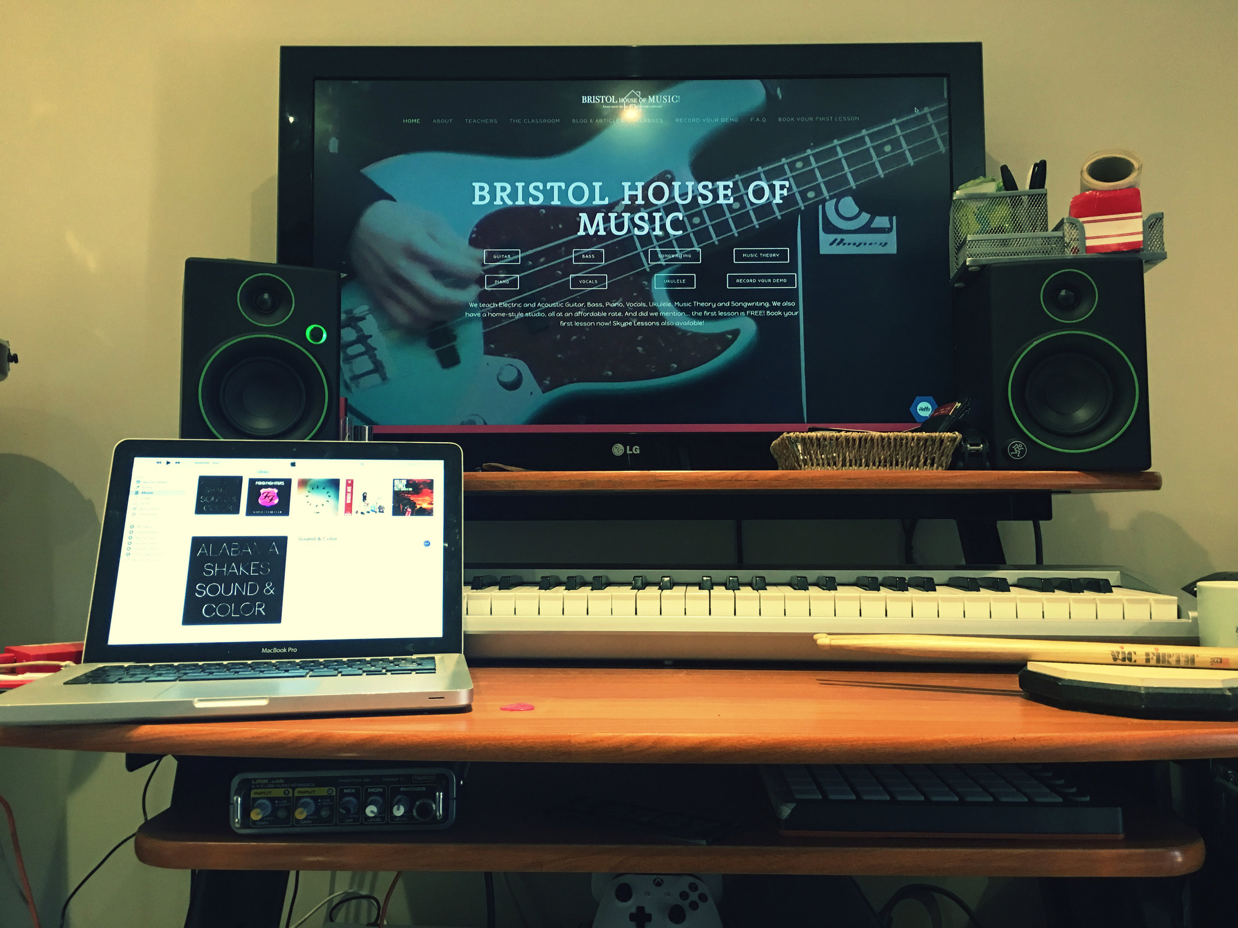 studio 5 - desk.jpeg