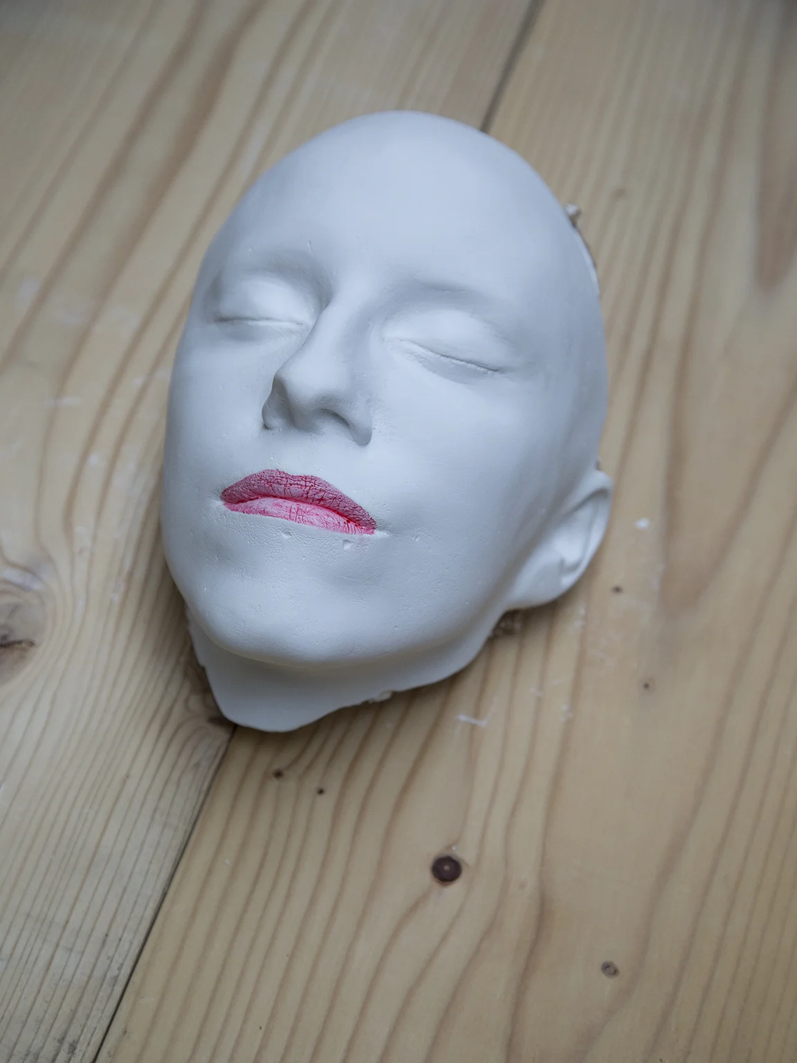  plaster, burlap, vaseline, lipstick. 2015. 