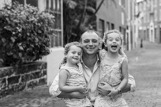 No 🌞necessary! The sunny personalities of the Henderson girls was all we needed to brighten a grey and rainy day. It's a little reminder that life is what we make it - so let's make it positive! .
.
.
#TQFamilies #bermudaphotographers #bermudafamily