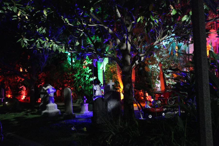 halloweengarden.jpg