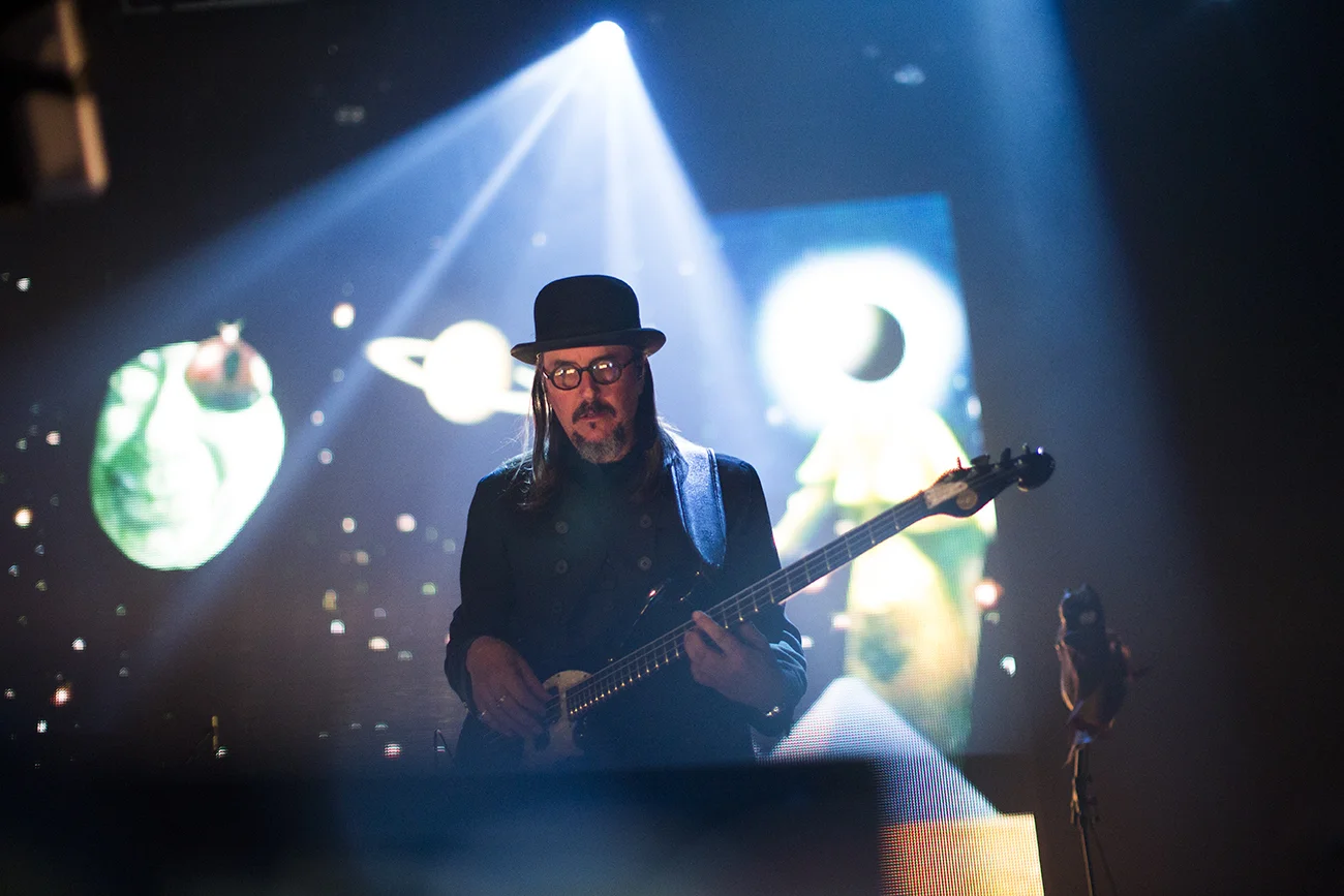 LES CLAYPOOL