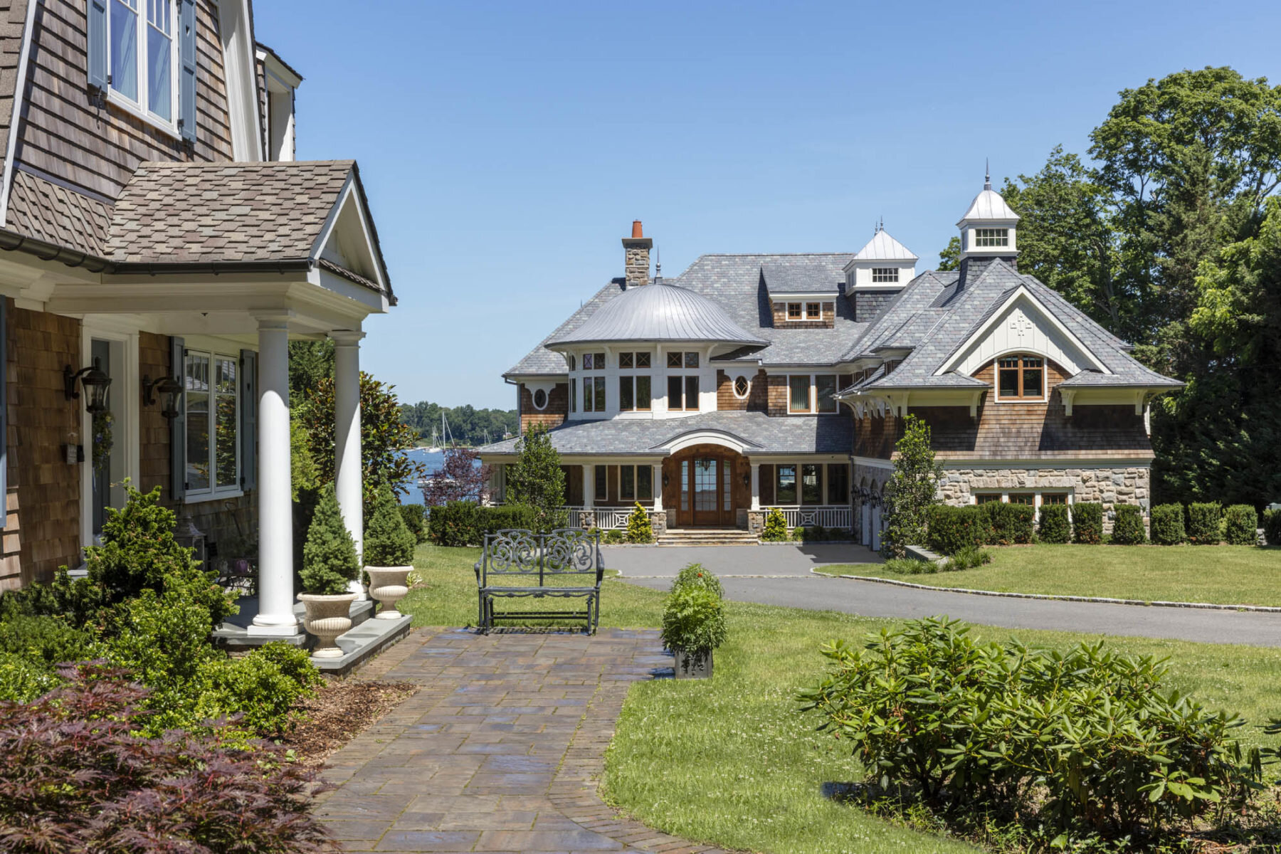 New-England-shingle-style-house-02.jpg