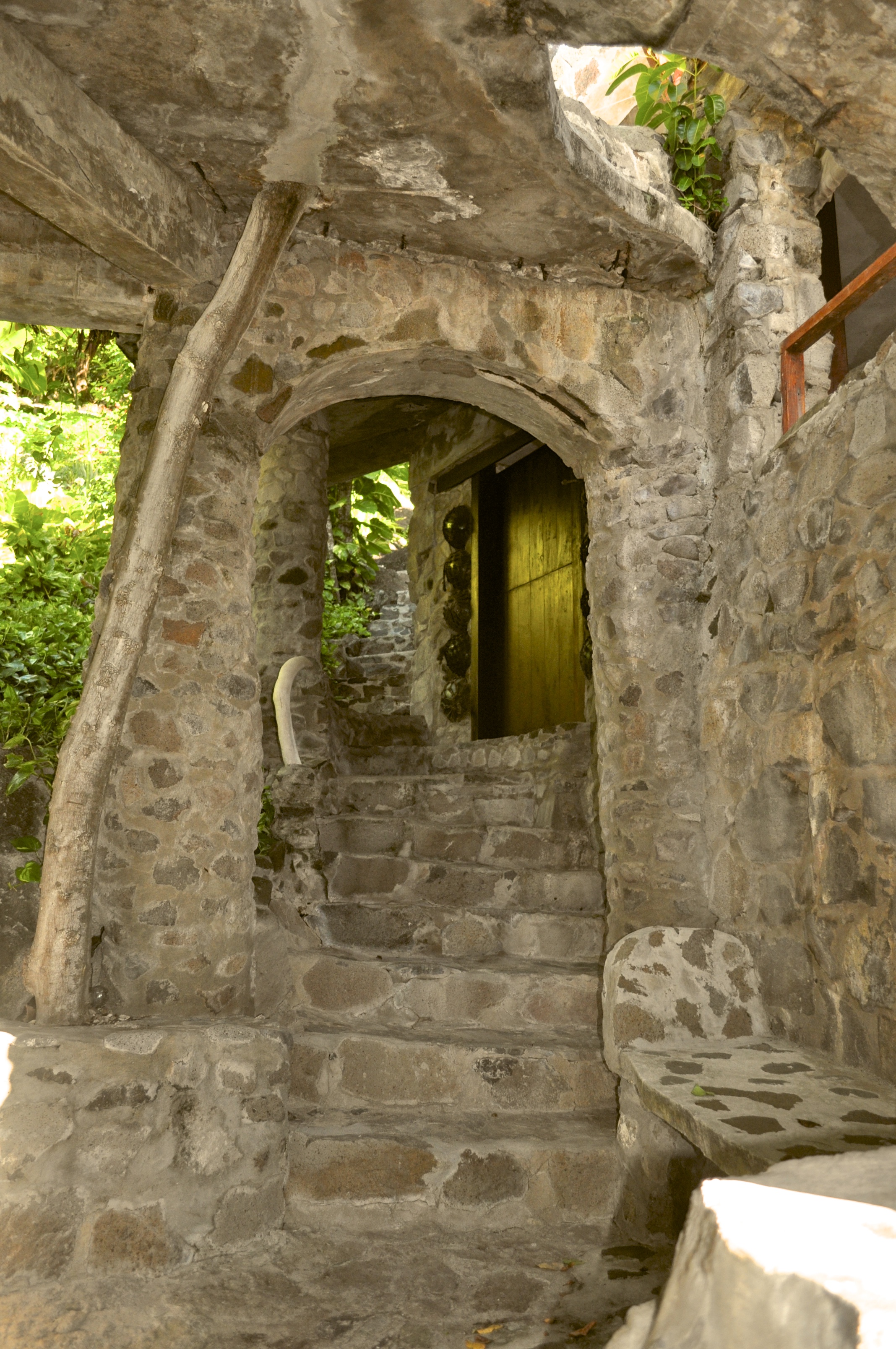 GG House stairs to Queen bedroom.jpg