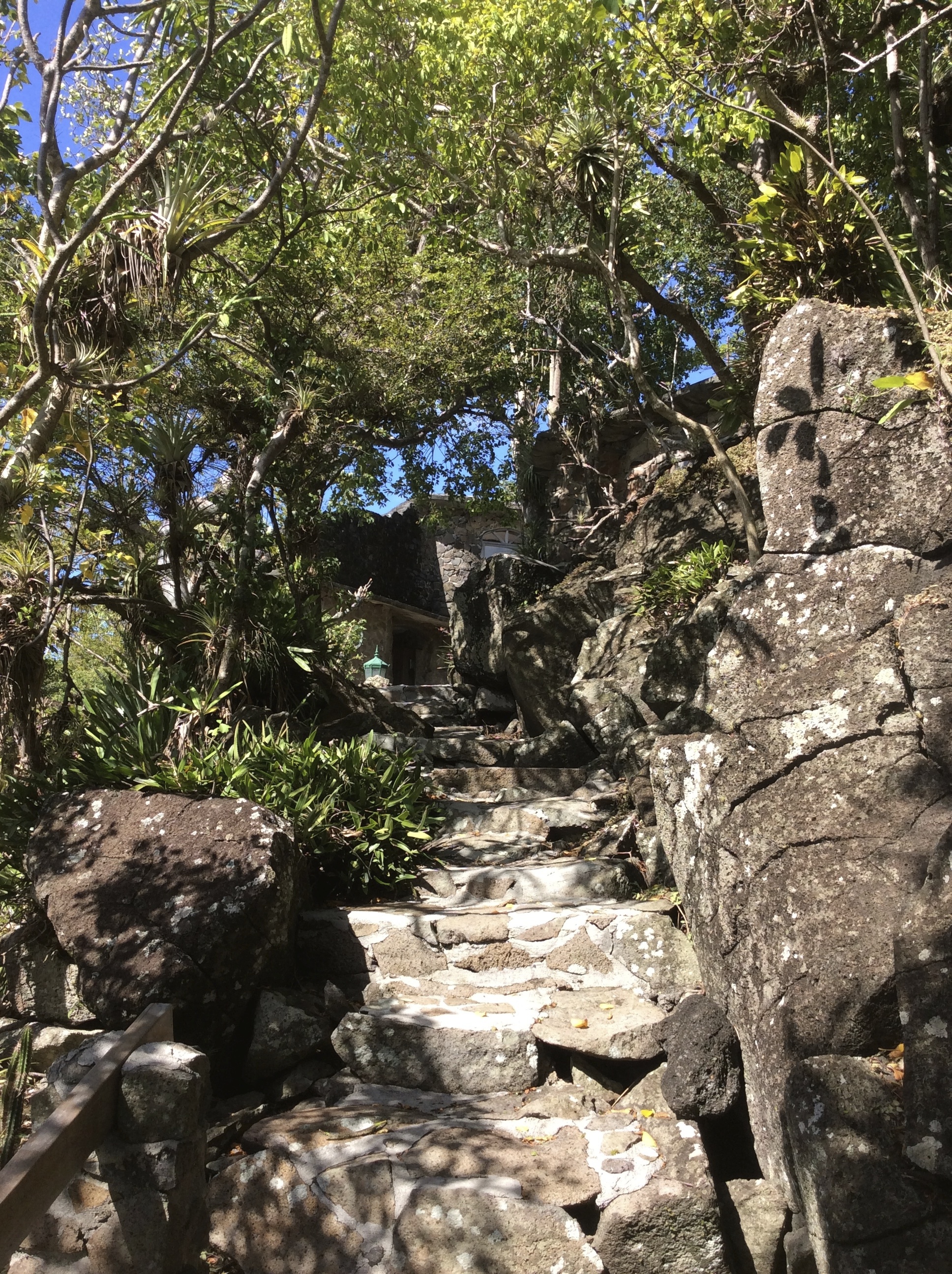 path to Villa Vincent