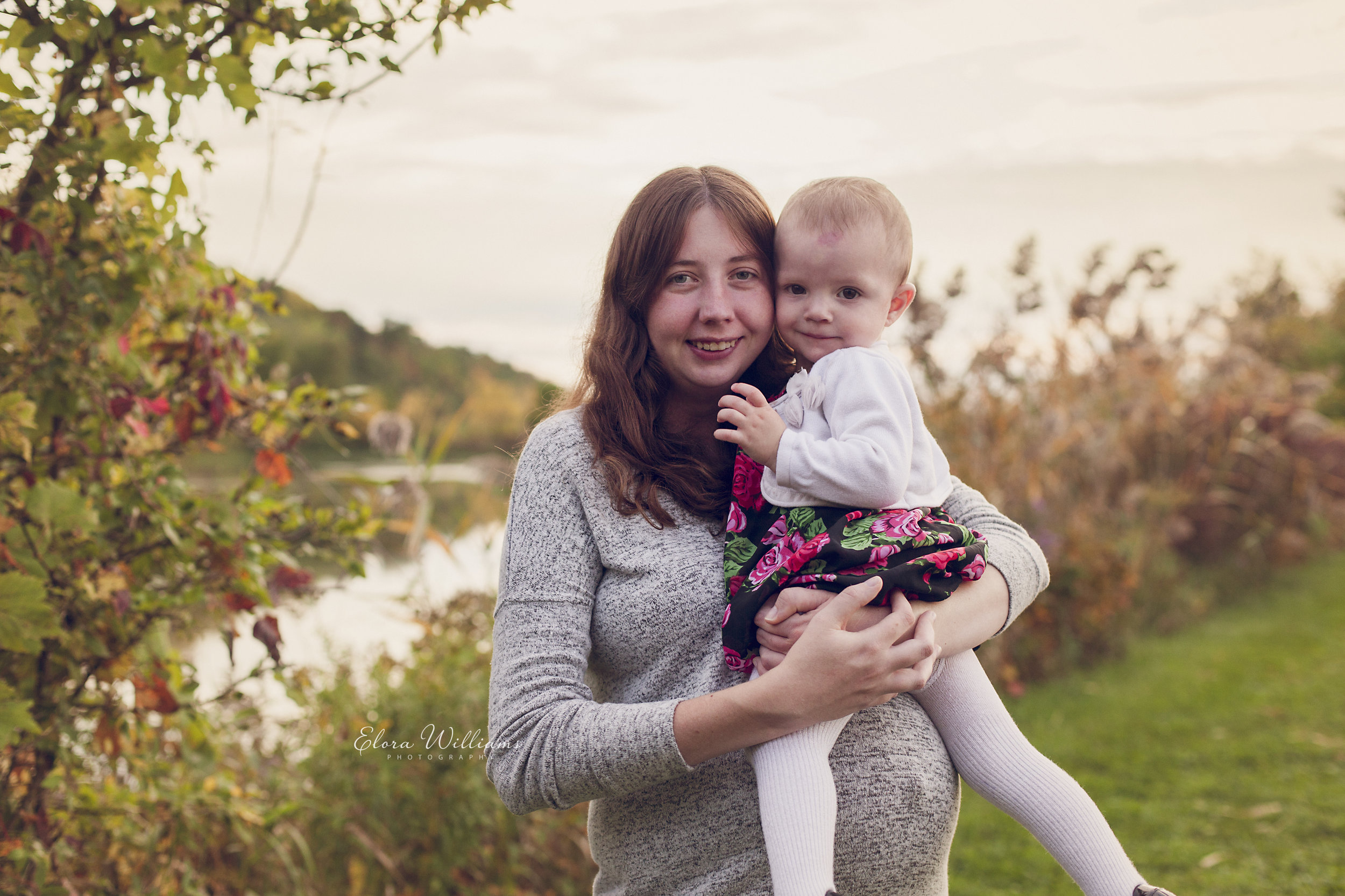 Outdoor Maternity | St Catharines, Elora Williams Photography