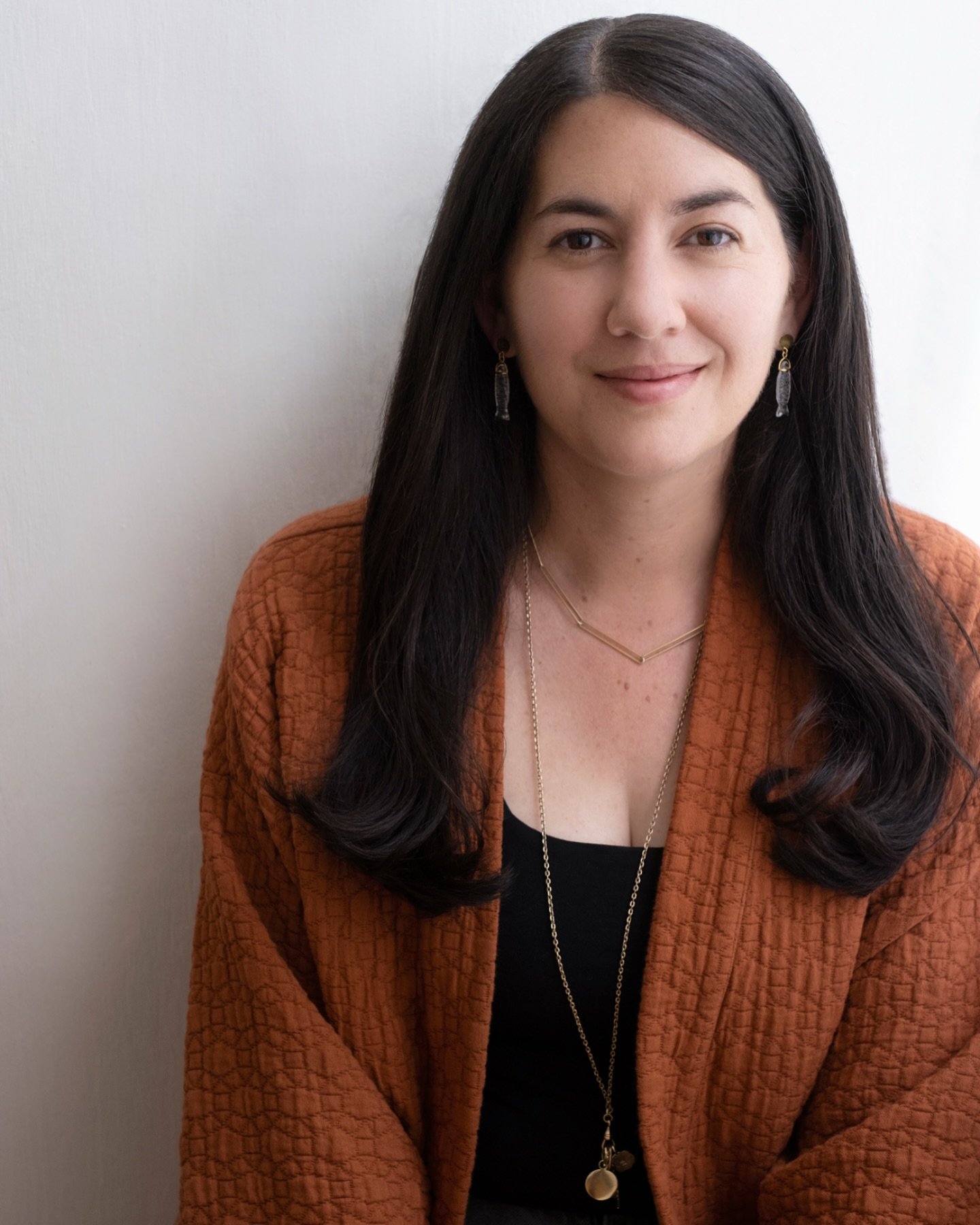 When is a headshot more than just a headshot?

It becomes something more when you&rsquo;re stepping into the next, truest version of yourself. Aligned. Grounded. Clear in your purpose.

It marks a moment when you choose to honor your growth, trust yo