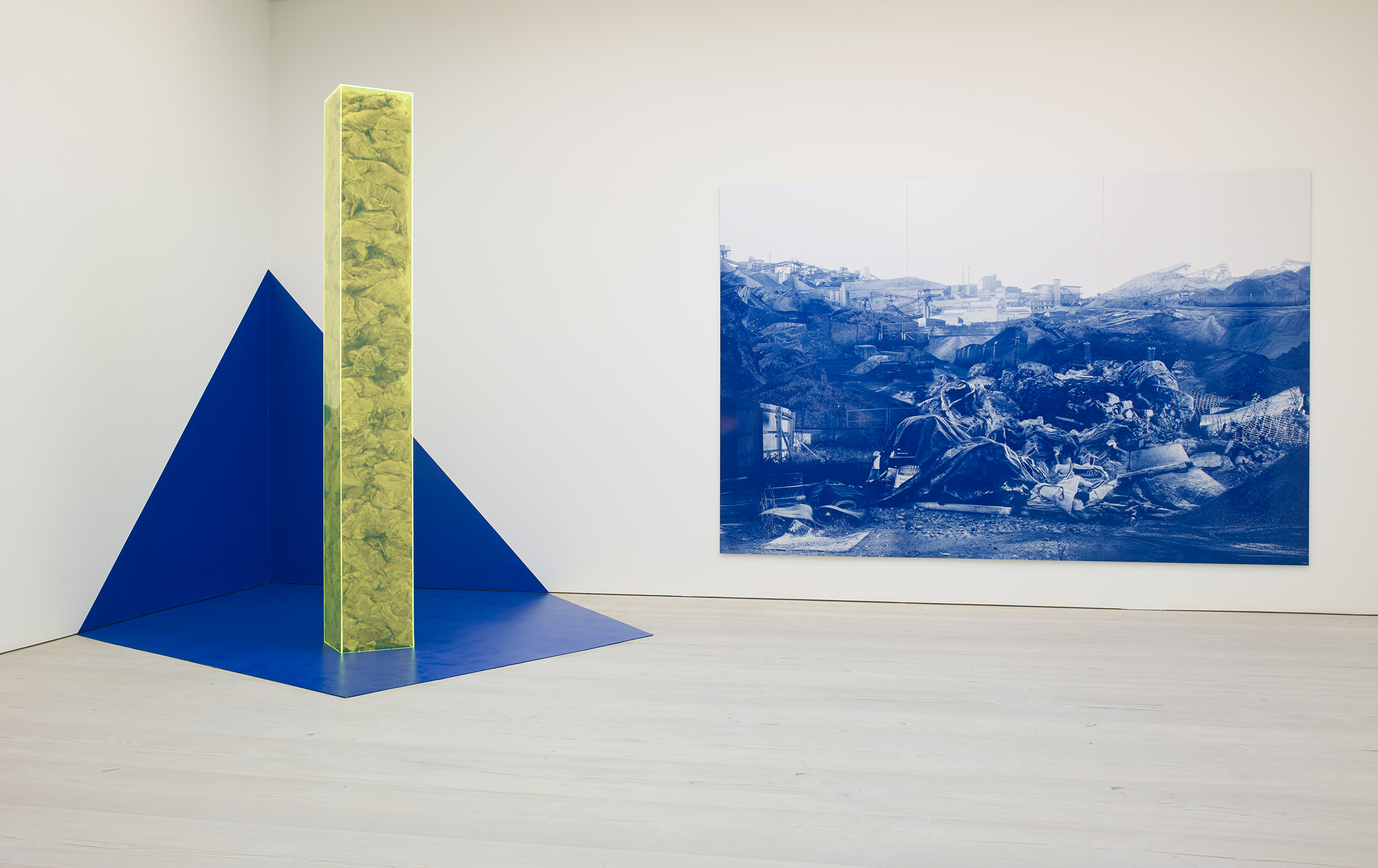 © Steve White, 2015 Image courtesy of the Saatchi Gallery, London.