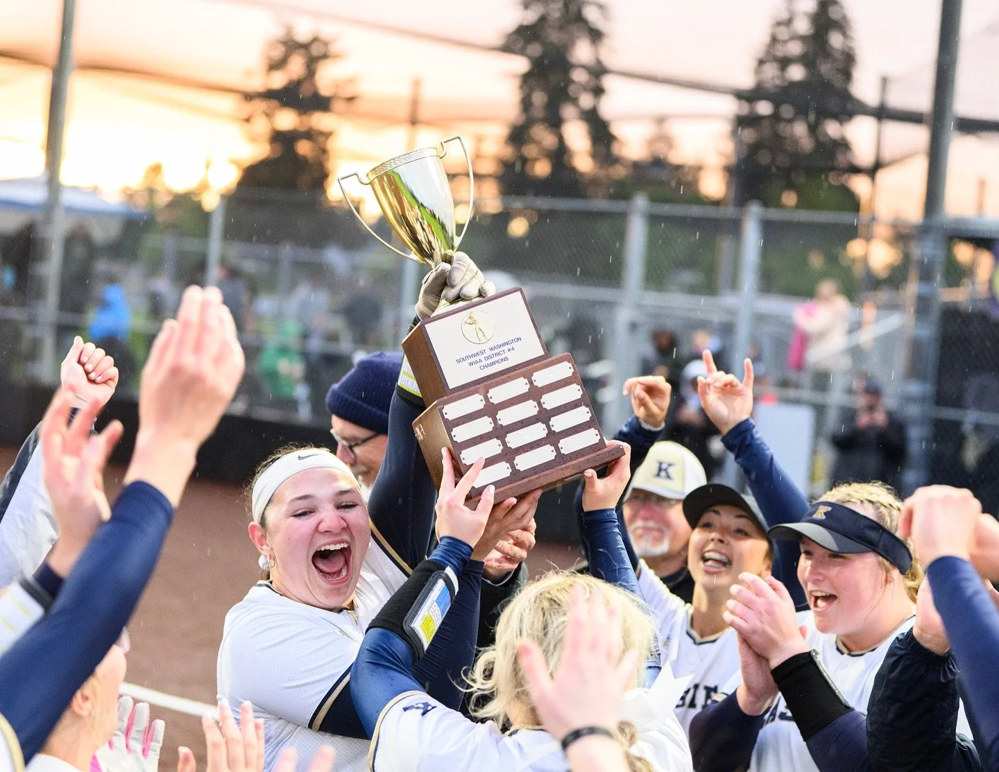 #Kelso won the District 4 3A softball championship game 10-4 over #Shelton last week. For @thecolumbian and @360preps