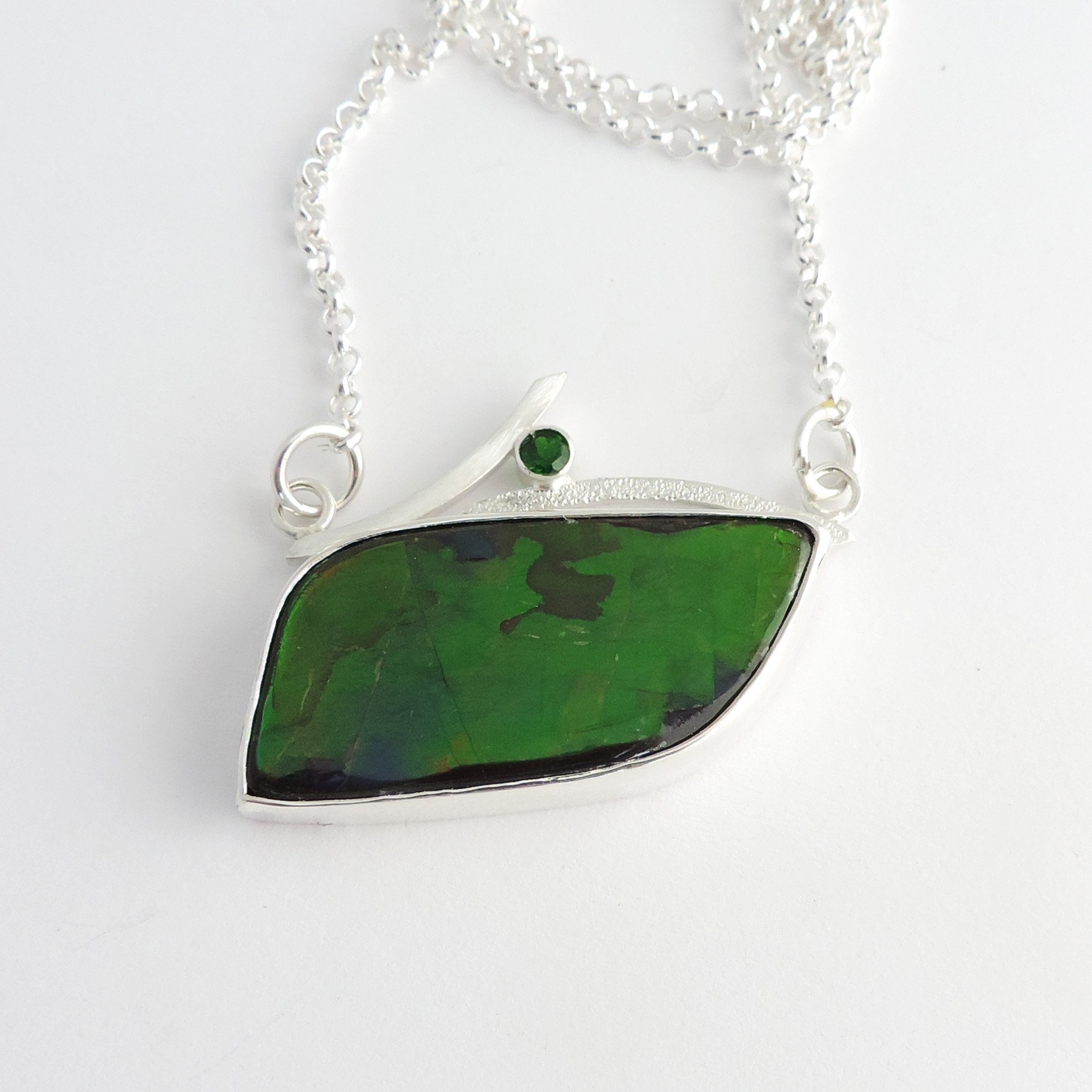 Ammolite and chrome diopside pendant
