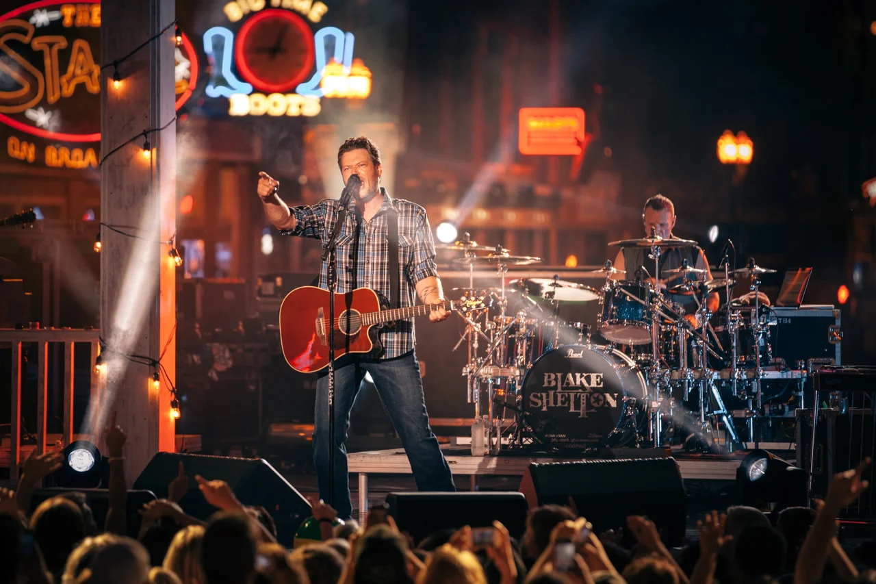Blake Shelton Pepsi CMA - Nashville