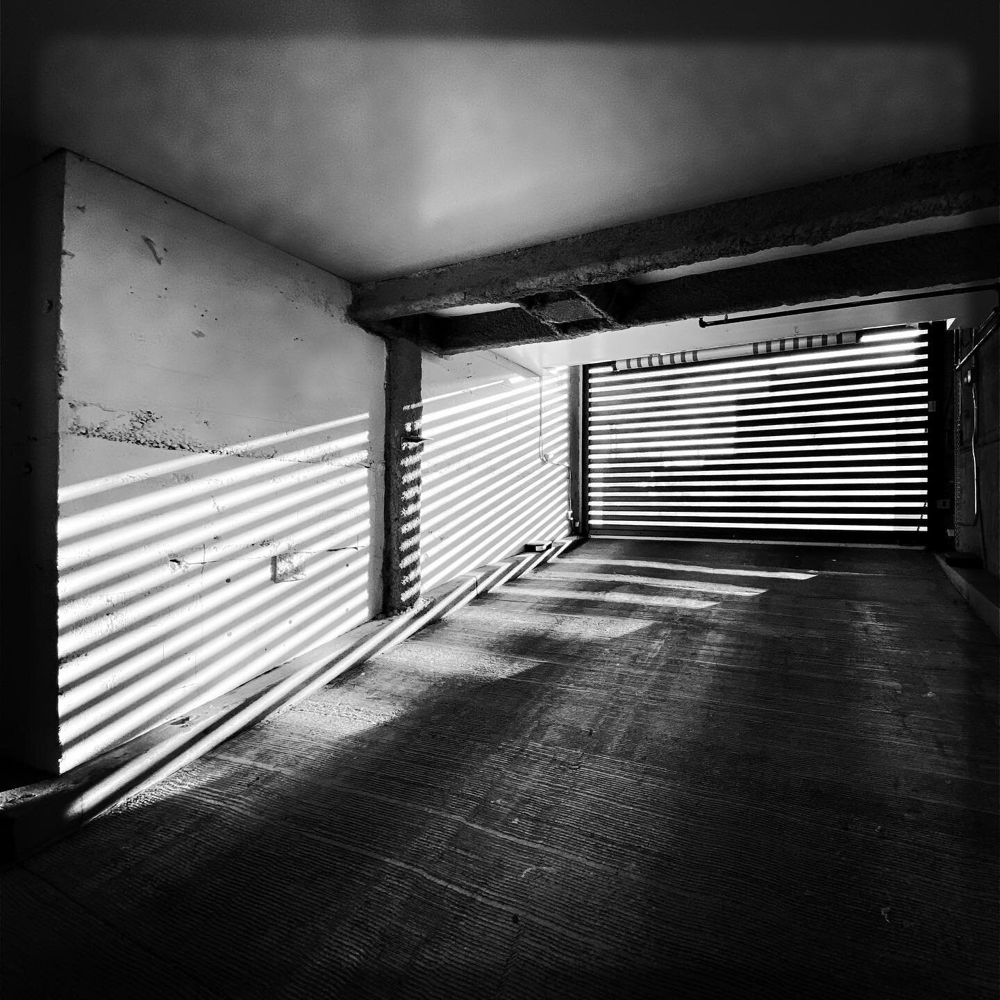 Underground Light. #bwphotography #architecturephotography #contrast #perspective #city #urbanphotography #urbanexploration #iphonography #hipstamatic #bw