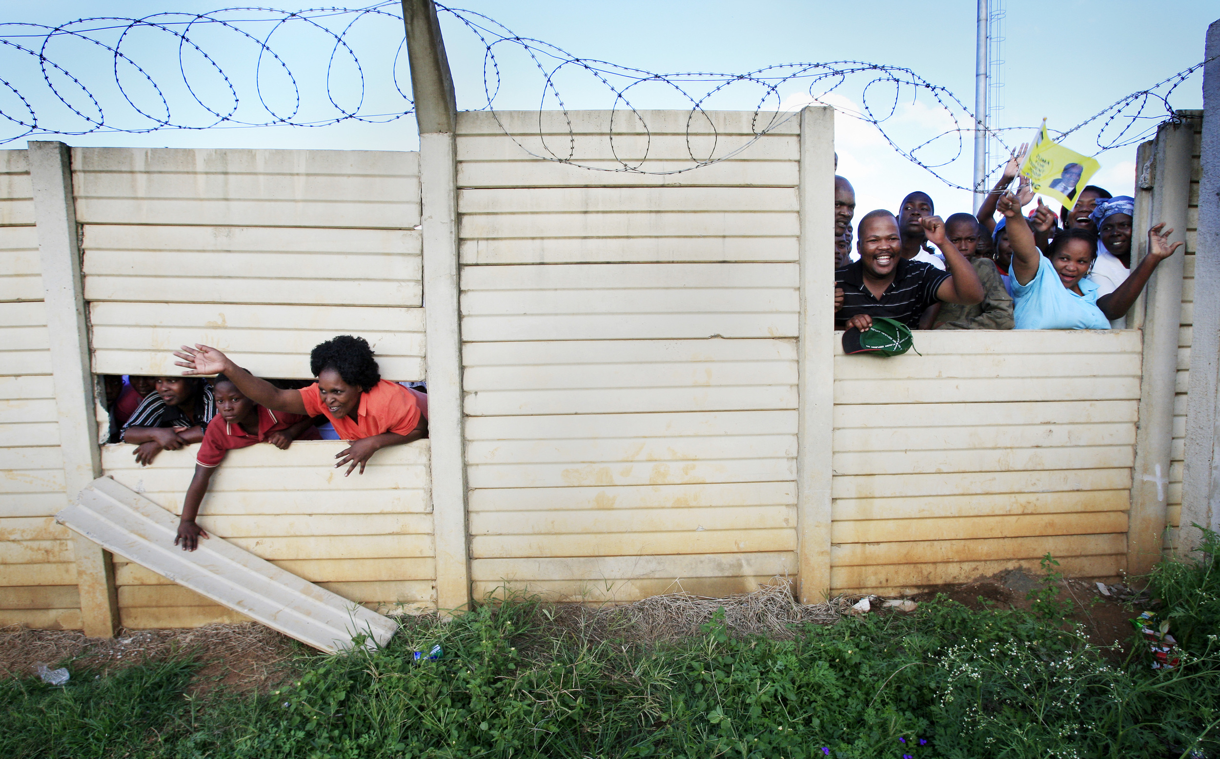 Supporters of South Africa presidential contender, Jacob Zuma cheer him after a rally in Kwazulu Natal. April, 2009.