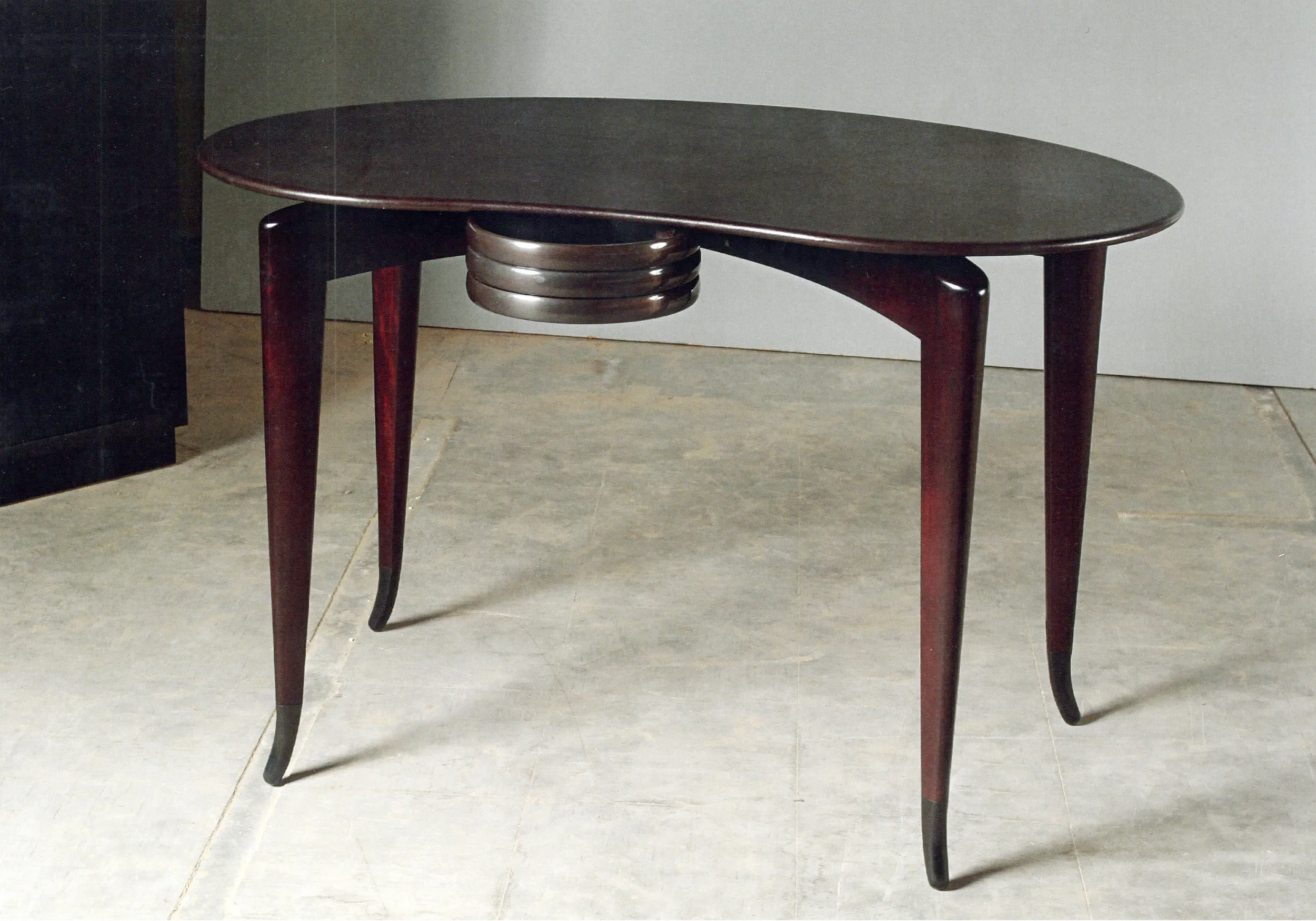 99881-14 EC-bureau RET.jpg