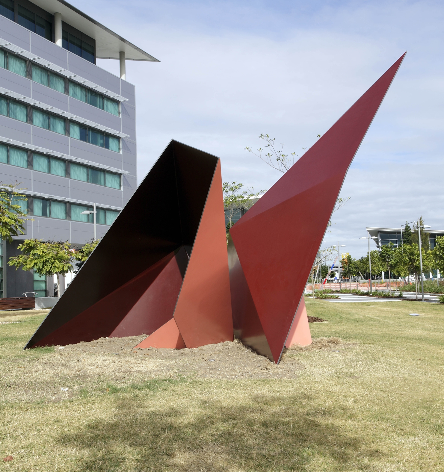    Synchro Adaptable (Peach/Red Oxide) &nbsp;&nbsp;2010  Brisbane Airport, Brisbane&nbsp; Paint on aluminium &nbsp; 4.5 x 3 x 2.5m 