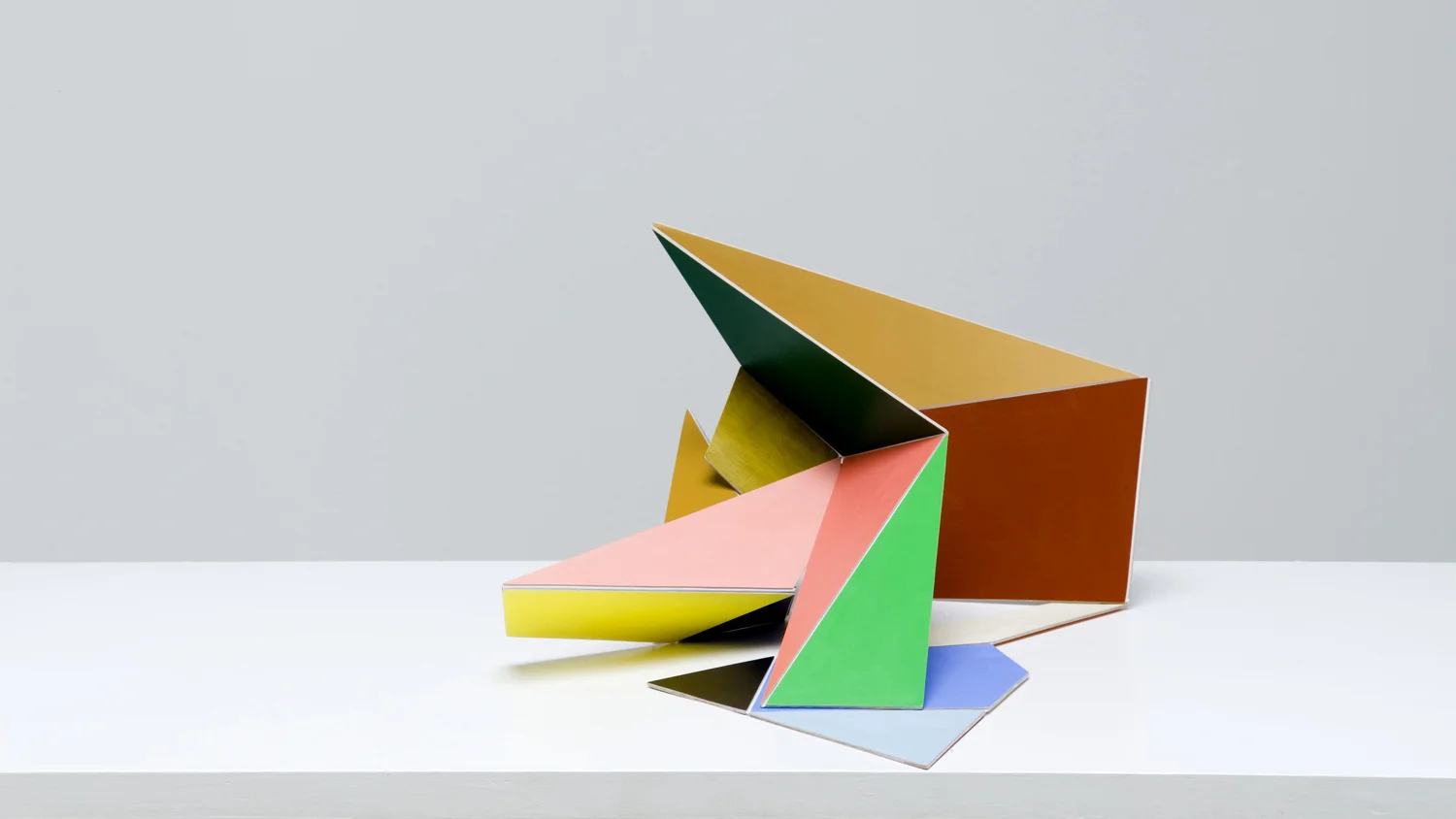 Multicoloured Adaptable #4 2008 Acrylic on aircraft plywood Dimensions variable