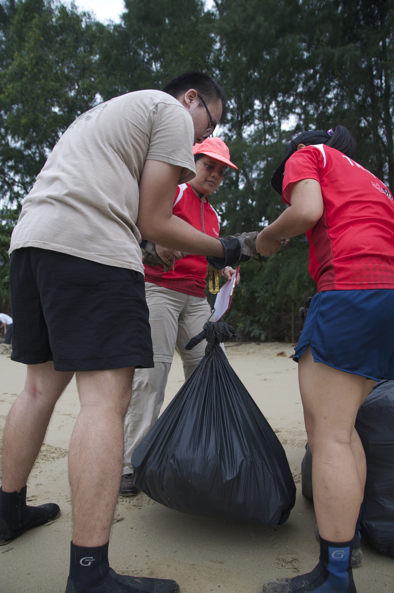 Singapore - Tanah Merah Beach - 1.4-volunteers.jpg