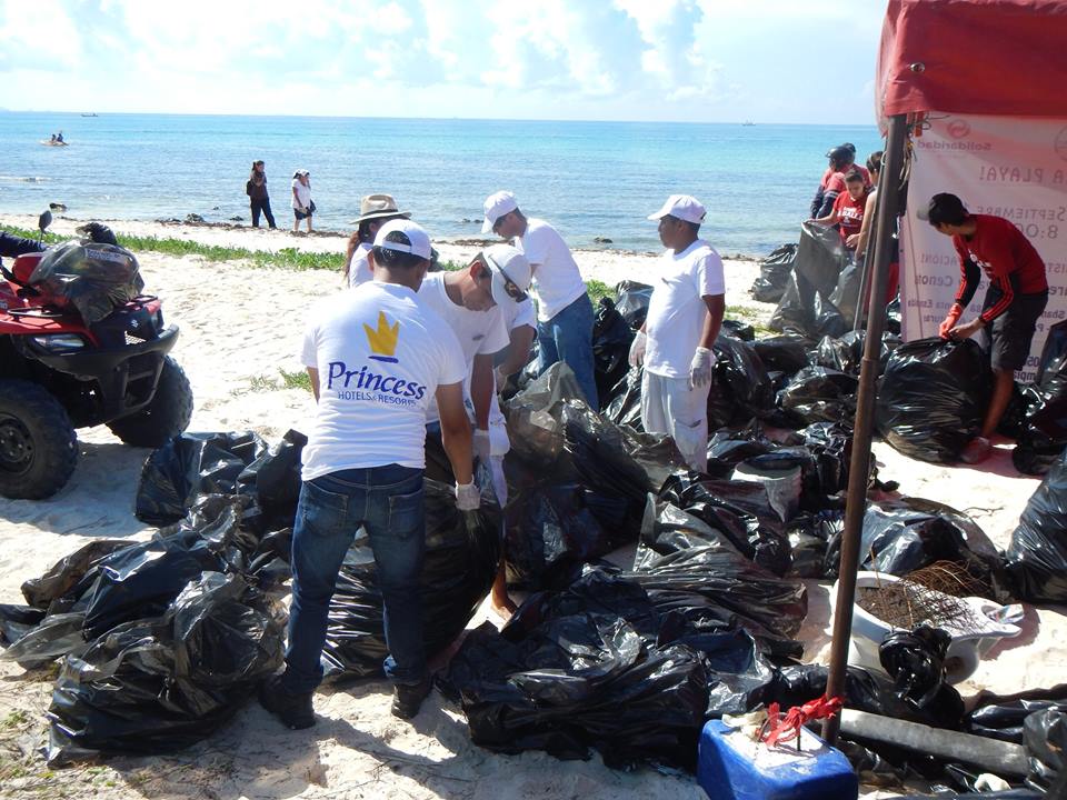 International Coastal Cleanup - Punta Esmeralda in La Riviera Maya - Mexico - September 2015