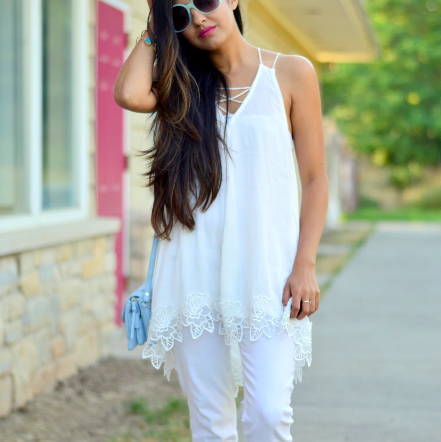 all-white-summer-style-lace-up-details 6