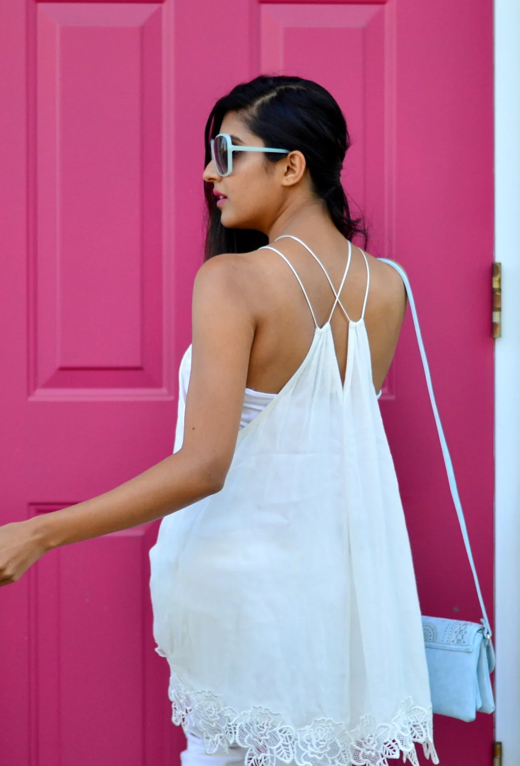 all-white-summer-style-lace-up-details 7