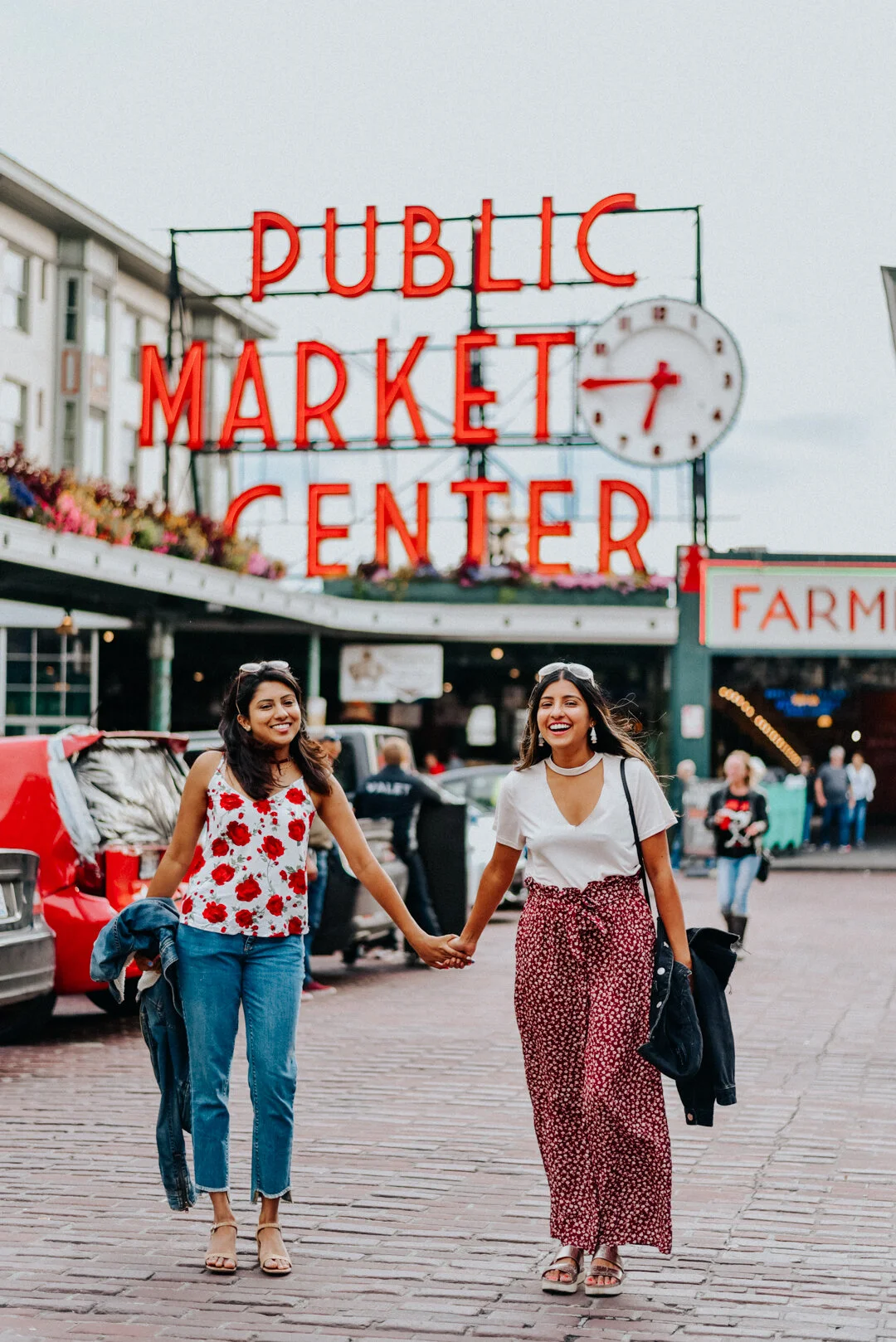 pike-place-market-seattle-travel-sisters 8