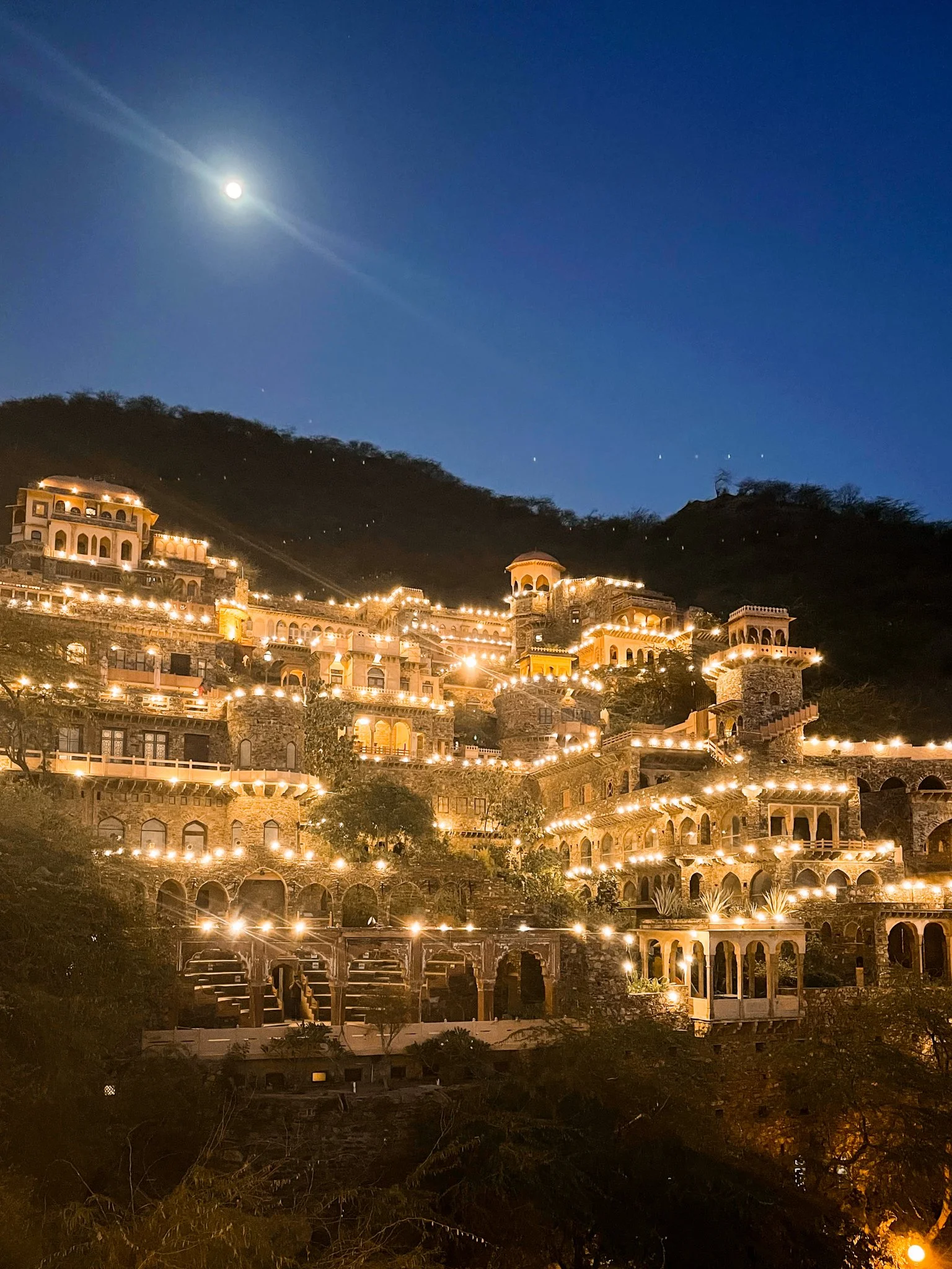 Rajasthan, India Sisters’ Staycation at Neemrana Fort Palace — Miss Minus Sized