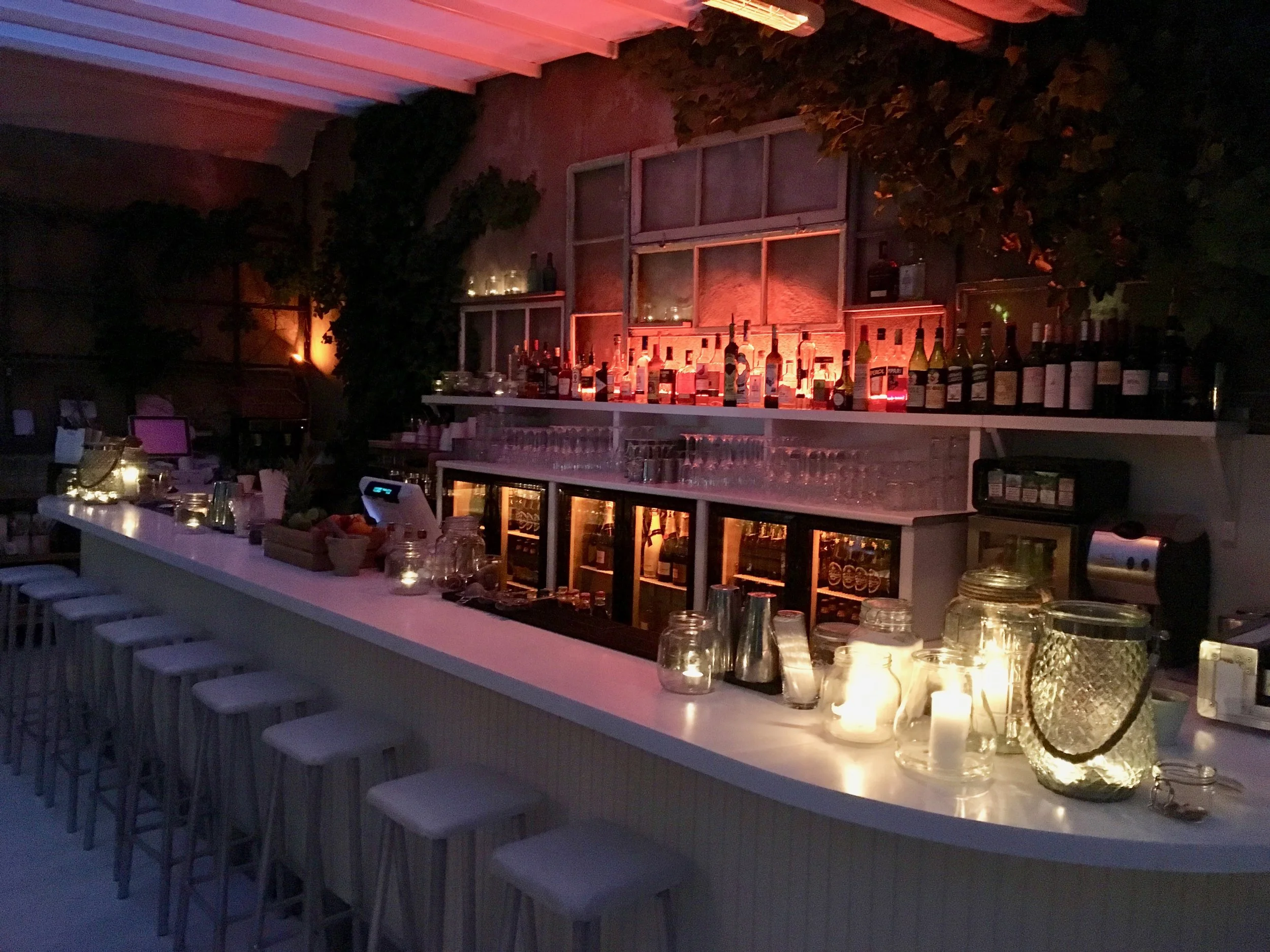 06Main_bar_night_ time.jpg