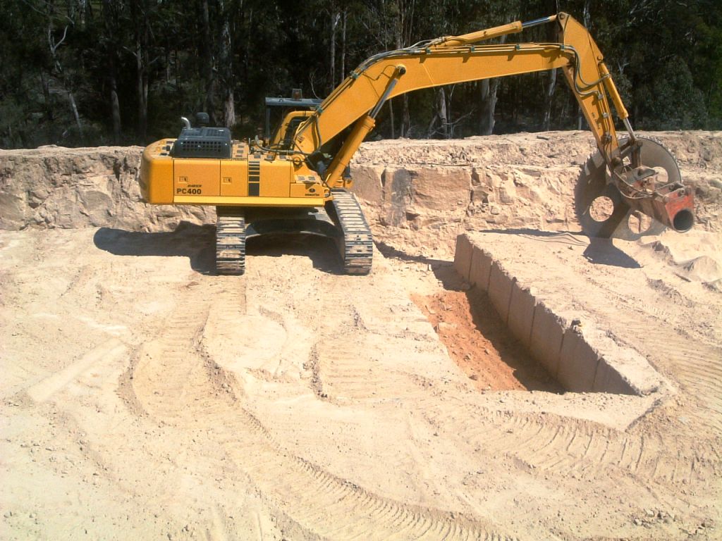Quarry excavator.jpg