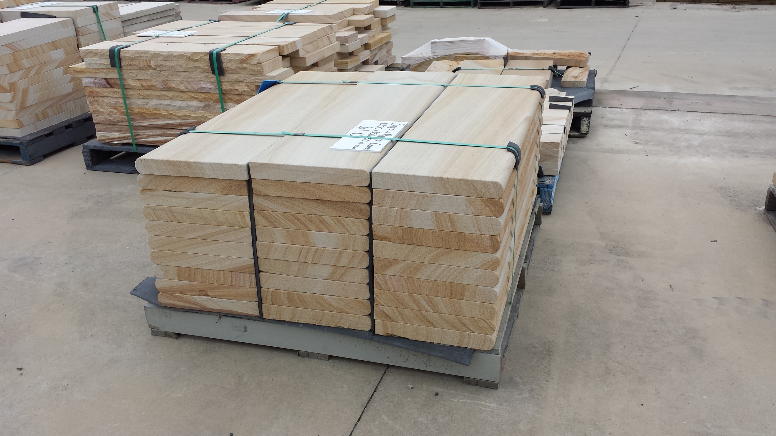 Bullnosed Step Treads - Stock item 1200 x 350 x 50 (2).jpg