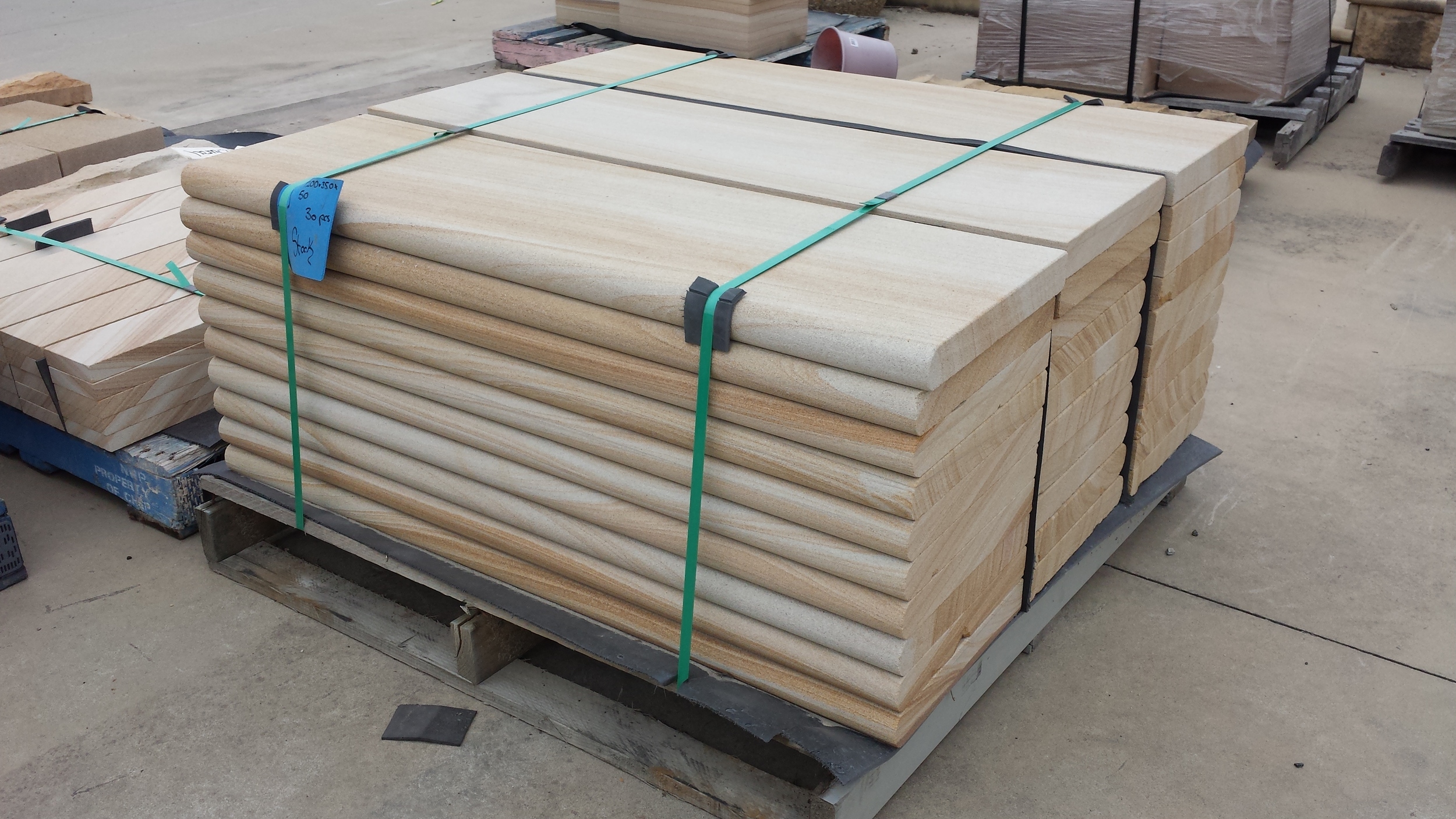 Bullnosed Step Treads - Stock item 1200 x 350 x 50 (1).jpg