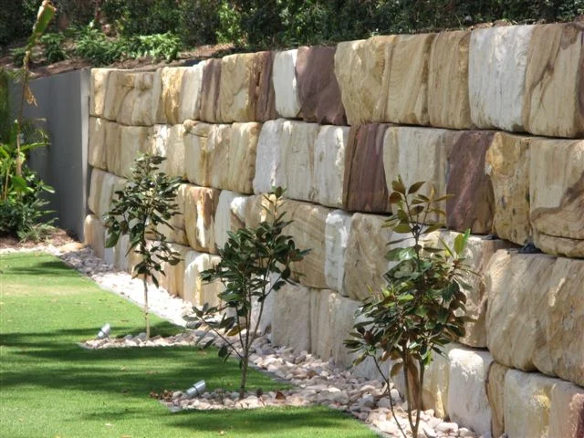 Choosing the Right Finish and Colour for Your Sandstone