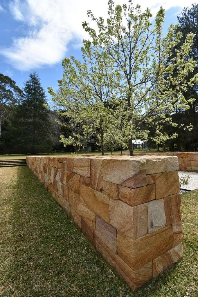 How Sandstone Gets Its Colour and Bands