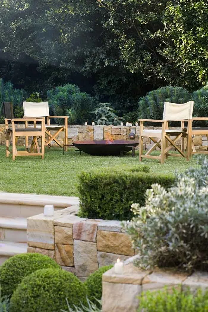 Light-medium brown sandstone colour range landscaping ballast walling