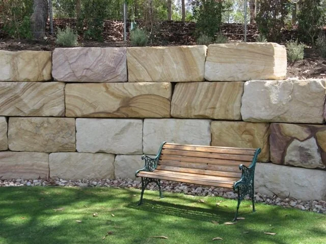 gosford-quarries-sandstone-supplies-sydney-melbourne-brisbane-Retaining-wall-blocks-1.jpg