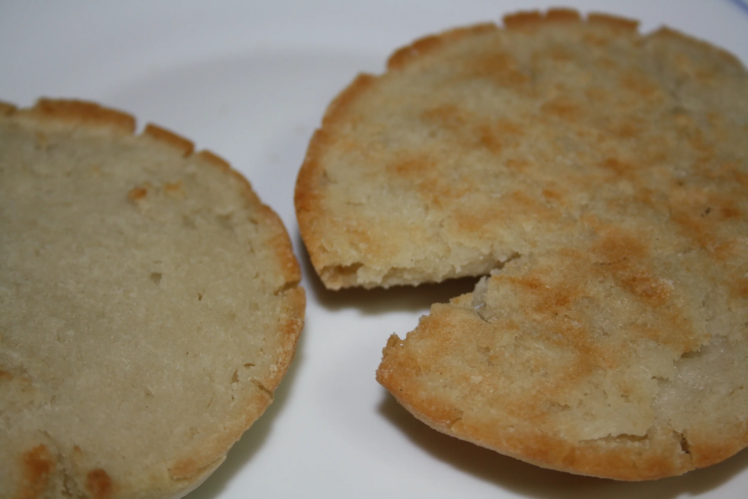 Lo tosté al día siguiente y se podia comer bién
