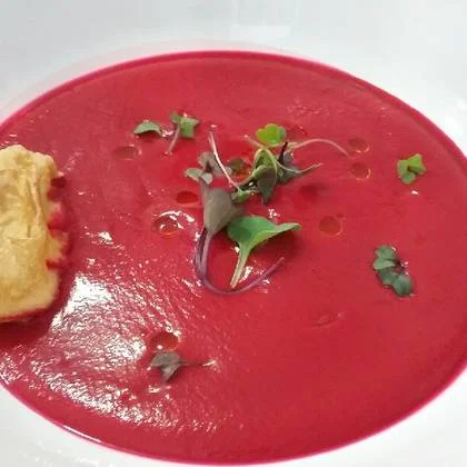 disfruta cocinando salmorejo de remolacha.jpg