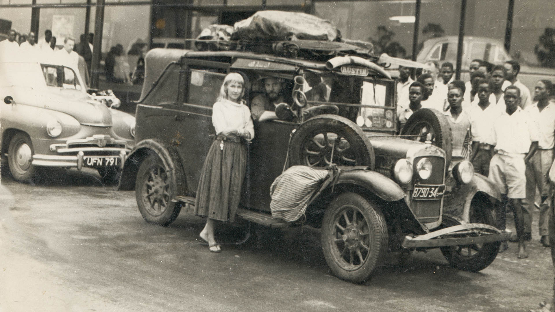 Alfred Jakobine and taxi in Nairobi.jpg