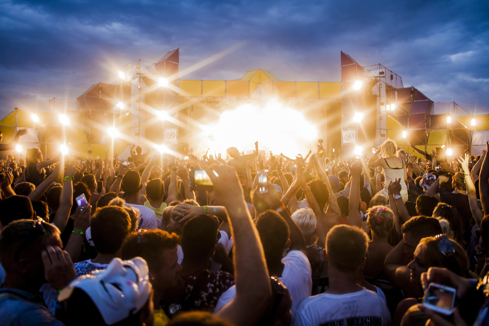 crowd-2.jpeg