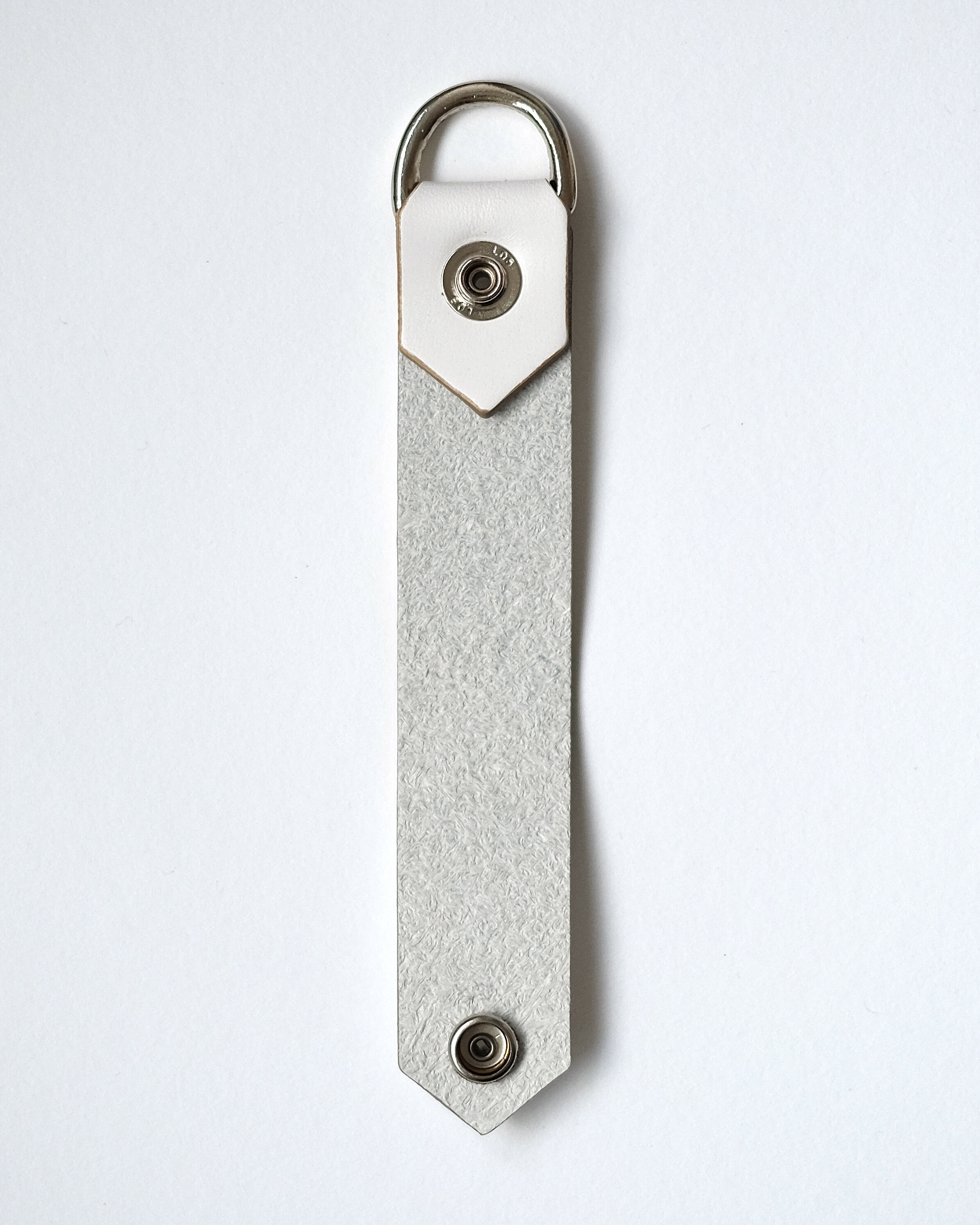 Keyring_White_open.jpg