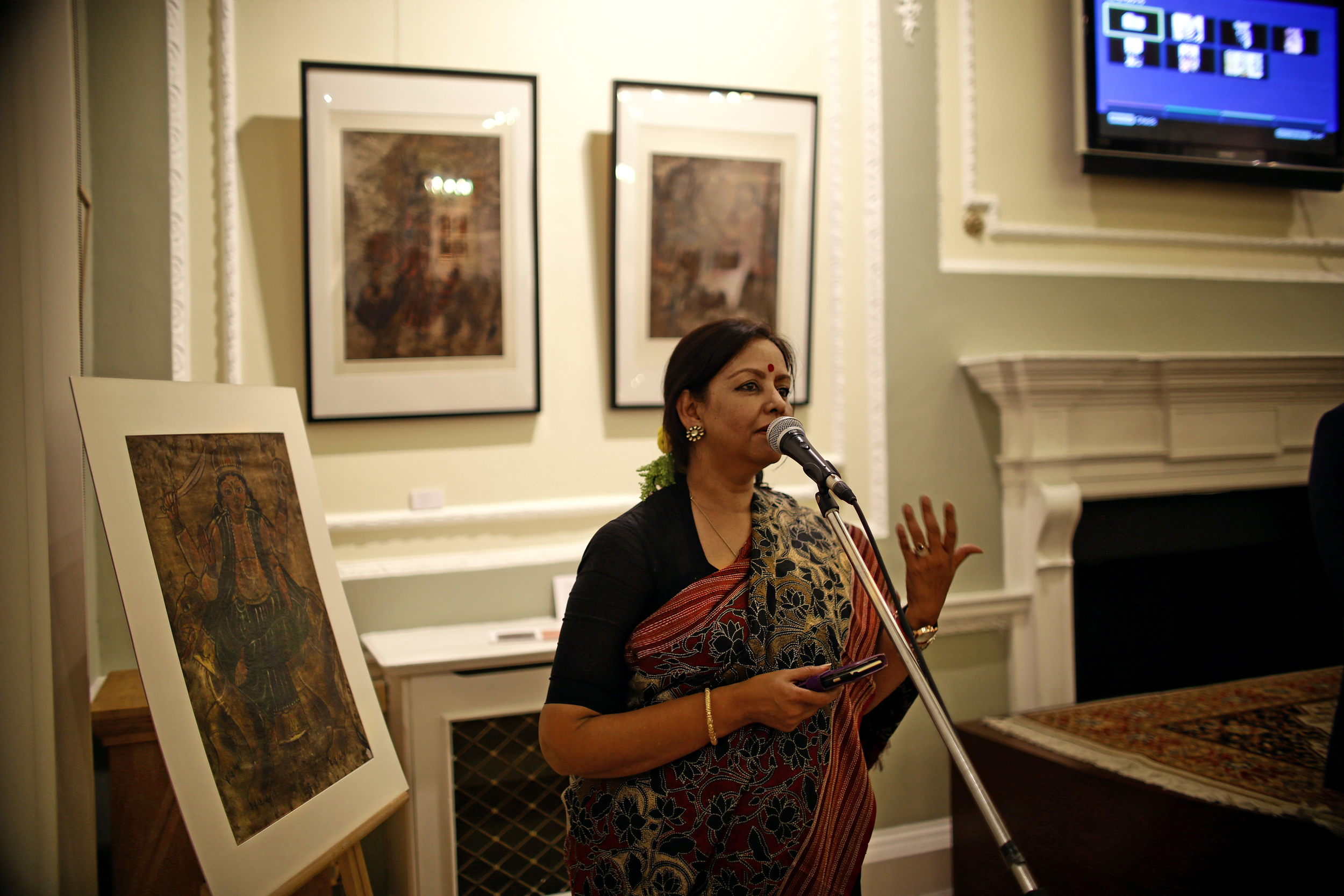 Sangeeta Datta introducing the exhibition on Kalighat patachitra to the guests at the launch event, Nehru Centre, London, 14/09/2015.