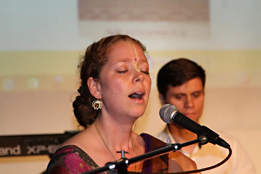 Jahnavi Harrison singing a Vaishnav Keertan accompanied by Balaram on instruments, Nehru Centre, London, 15/09/2015.