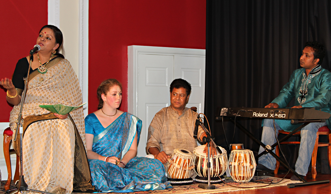 Sangeeta Datta singing at the event accompanied by Abu Emran and Yusuf Khan, Nehru Centre, London, 15/09/2015.