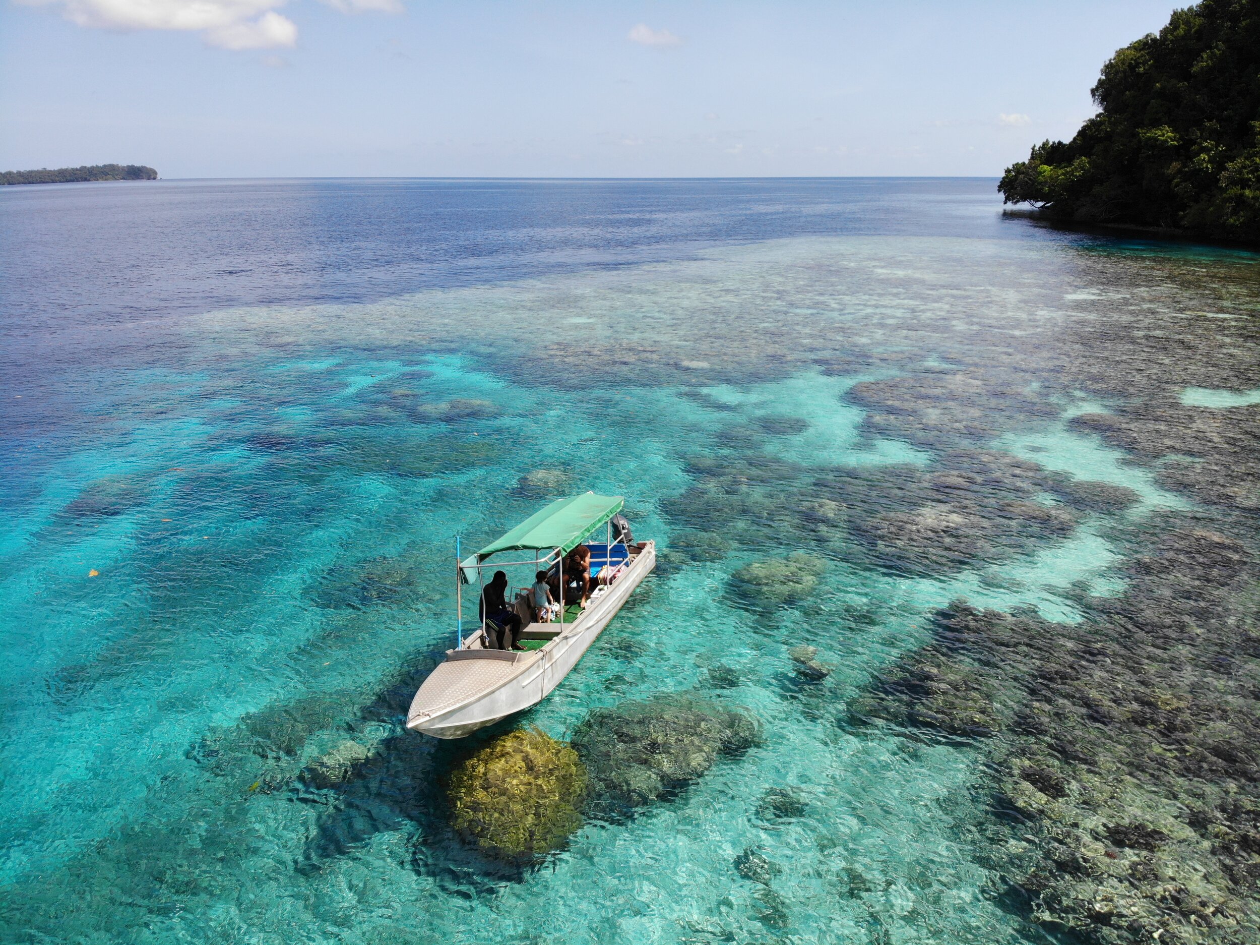 LONG BOAT AT MINADO.jpg