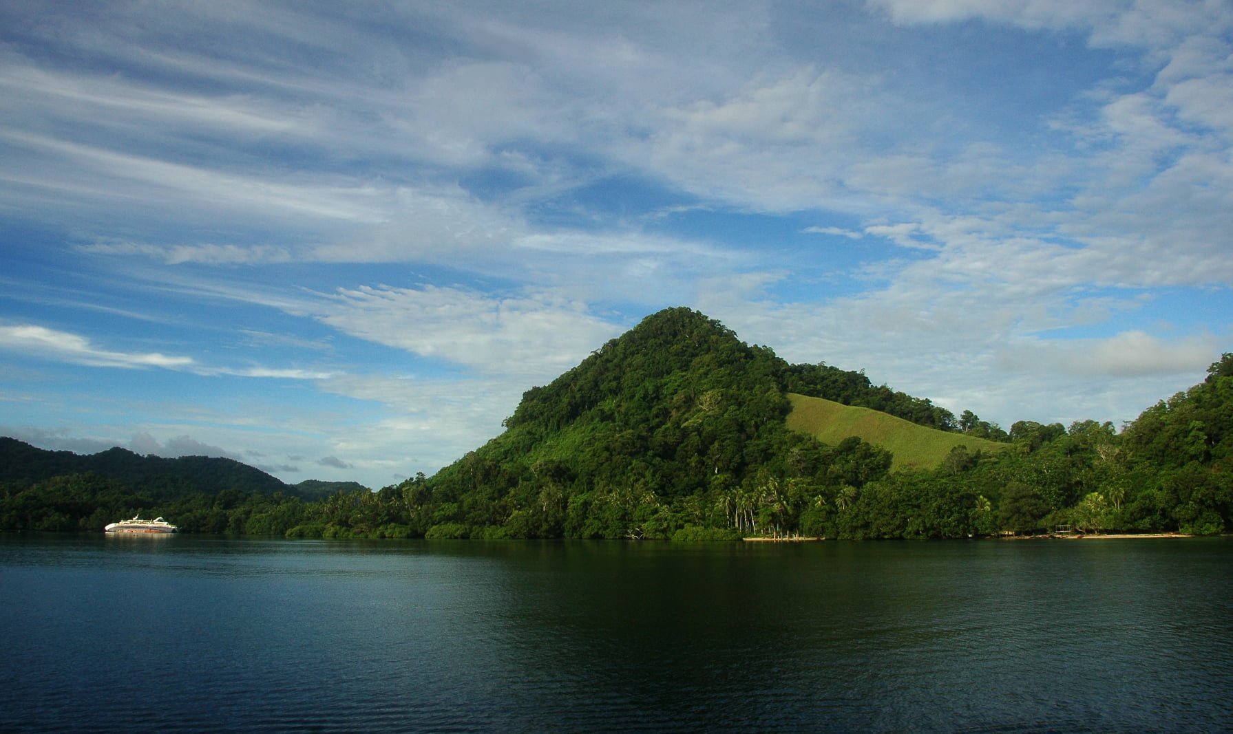 Roderick Bay Sandfly passage.jpg