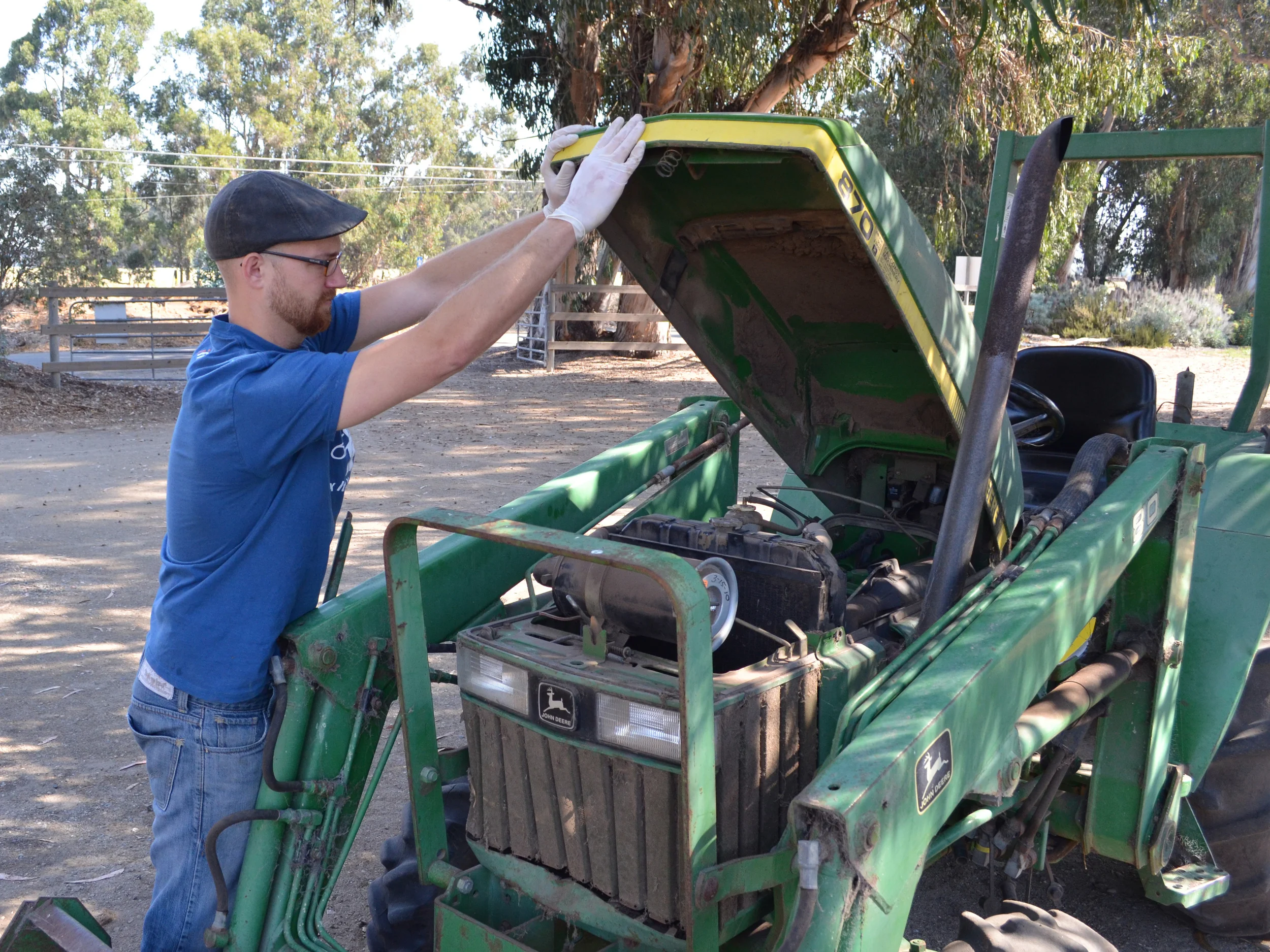 tractor.jpg